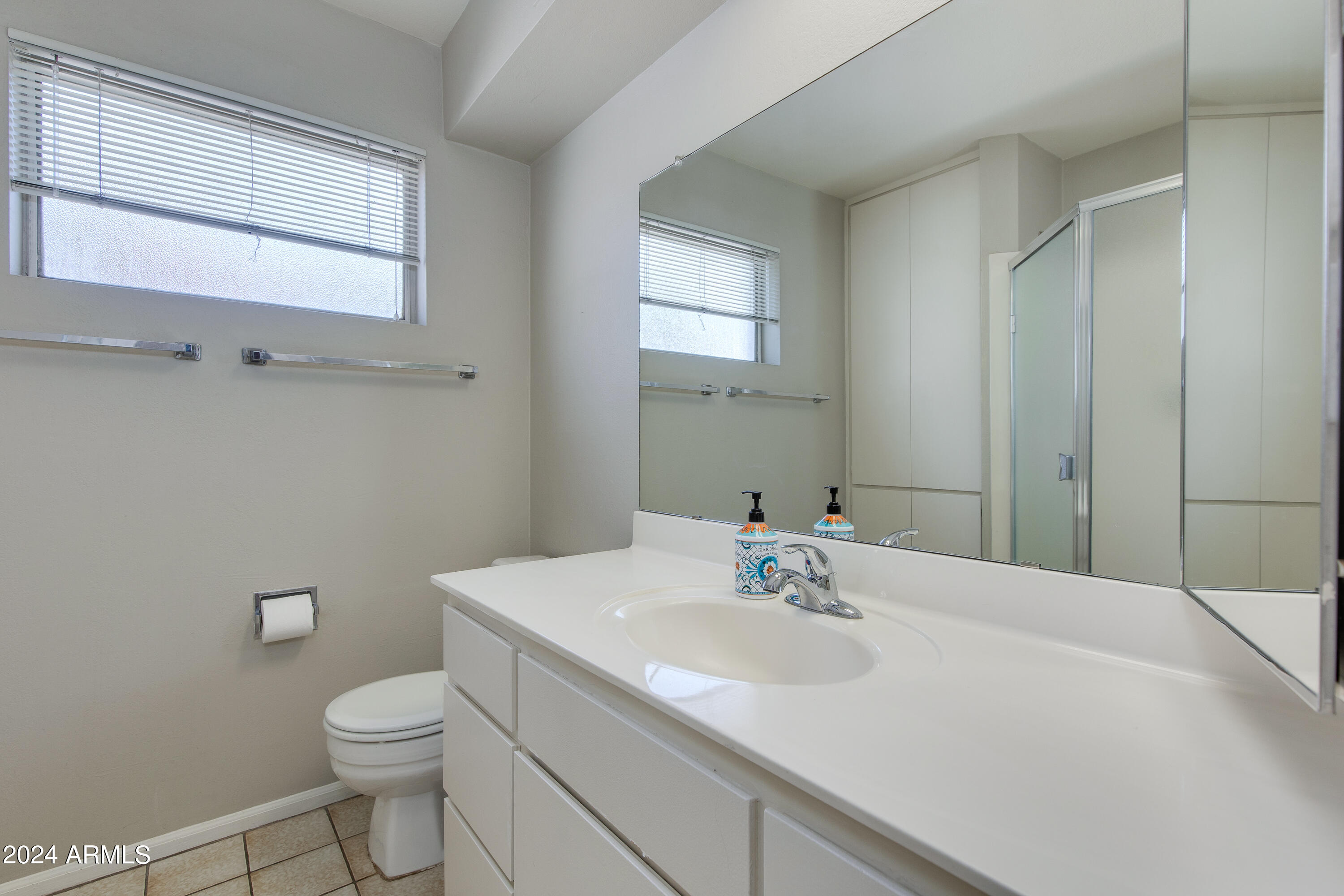 4924 E MULBERRY Drive