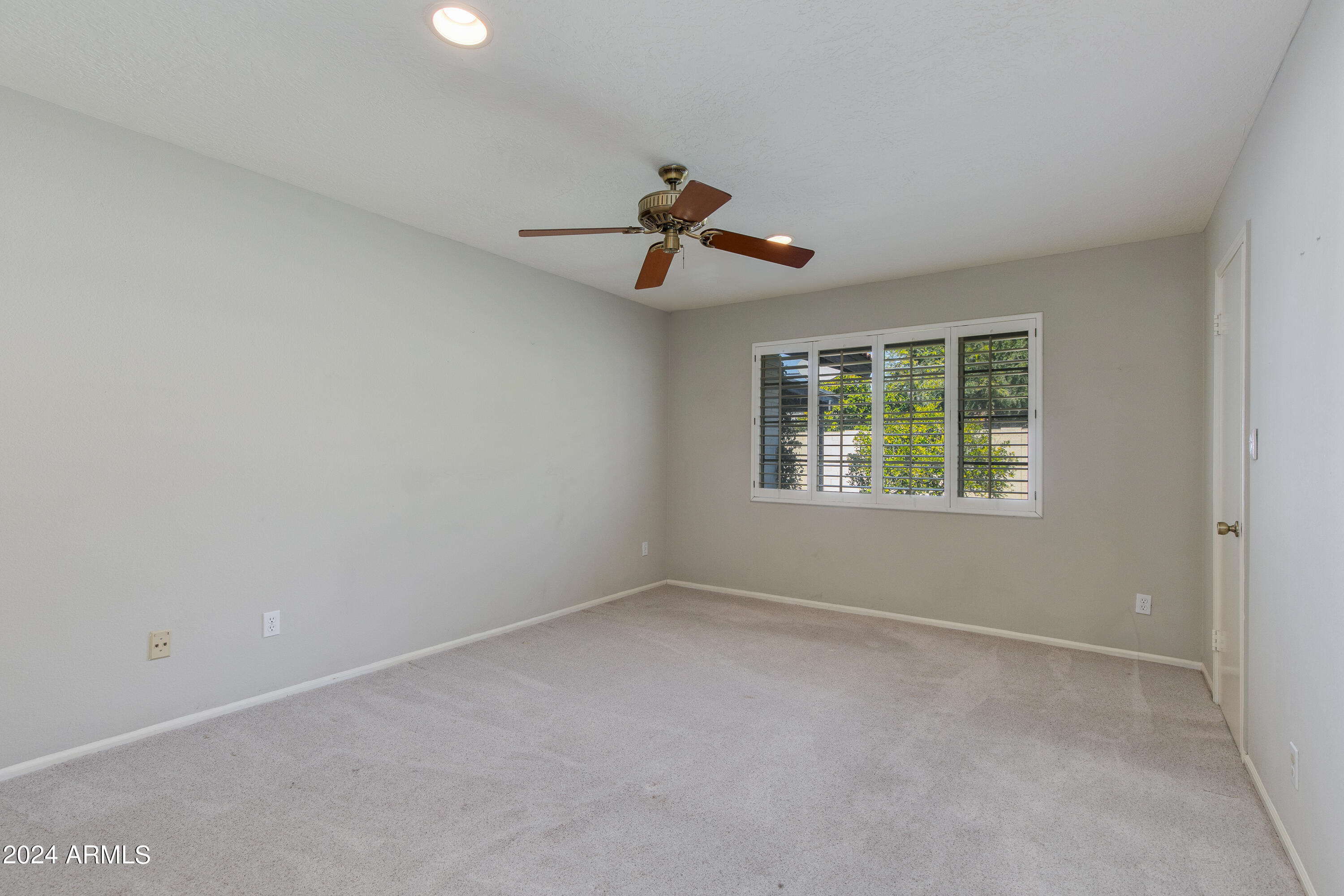 4924 E MULBERRY Drive