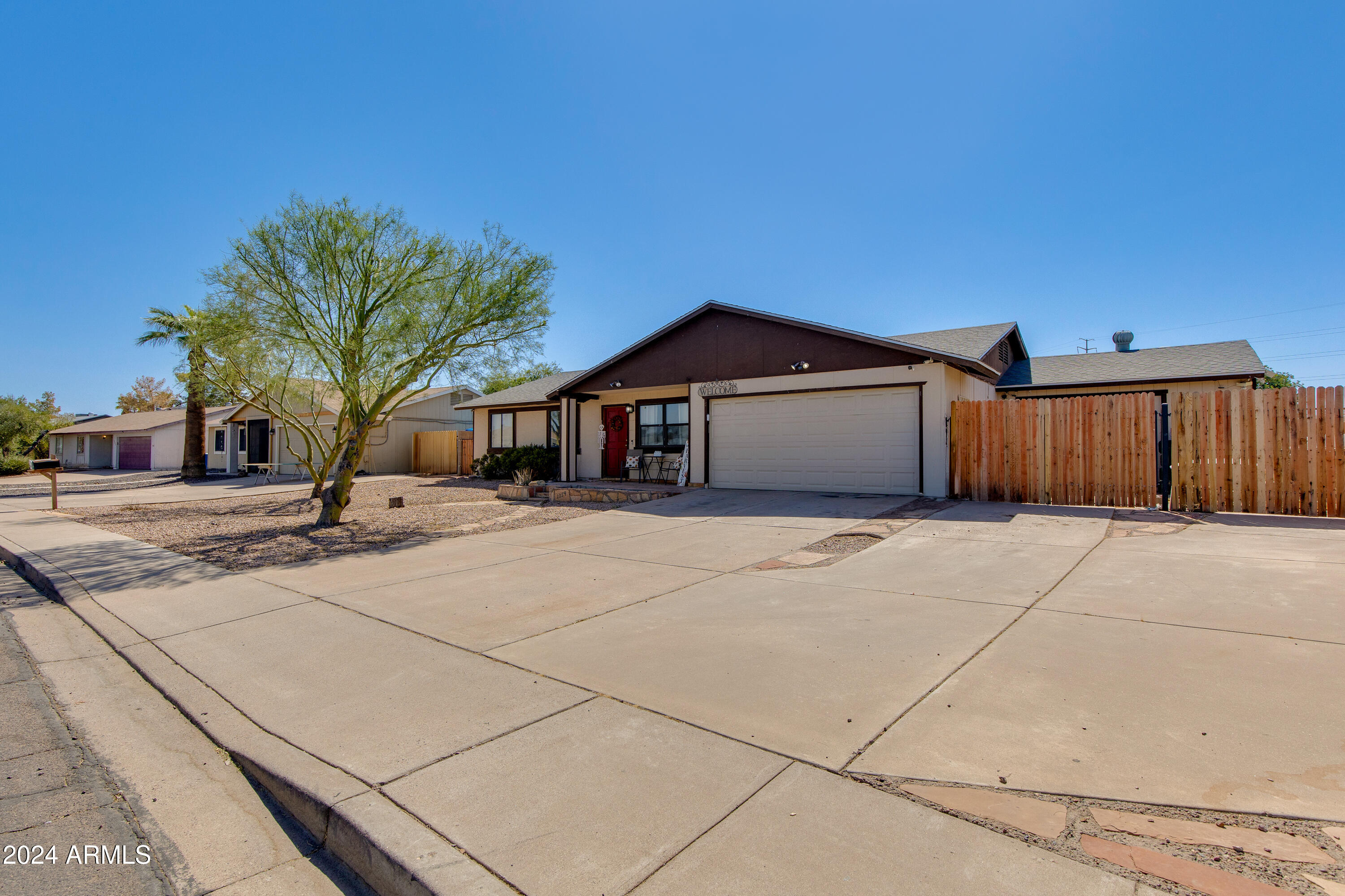 1059 W CORNELL Drive