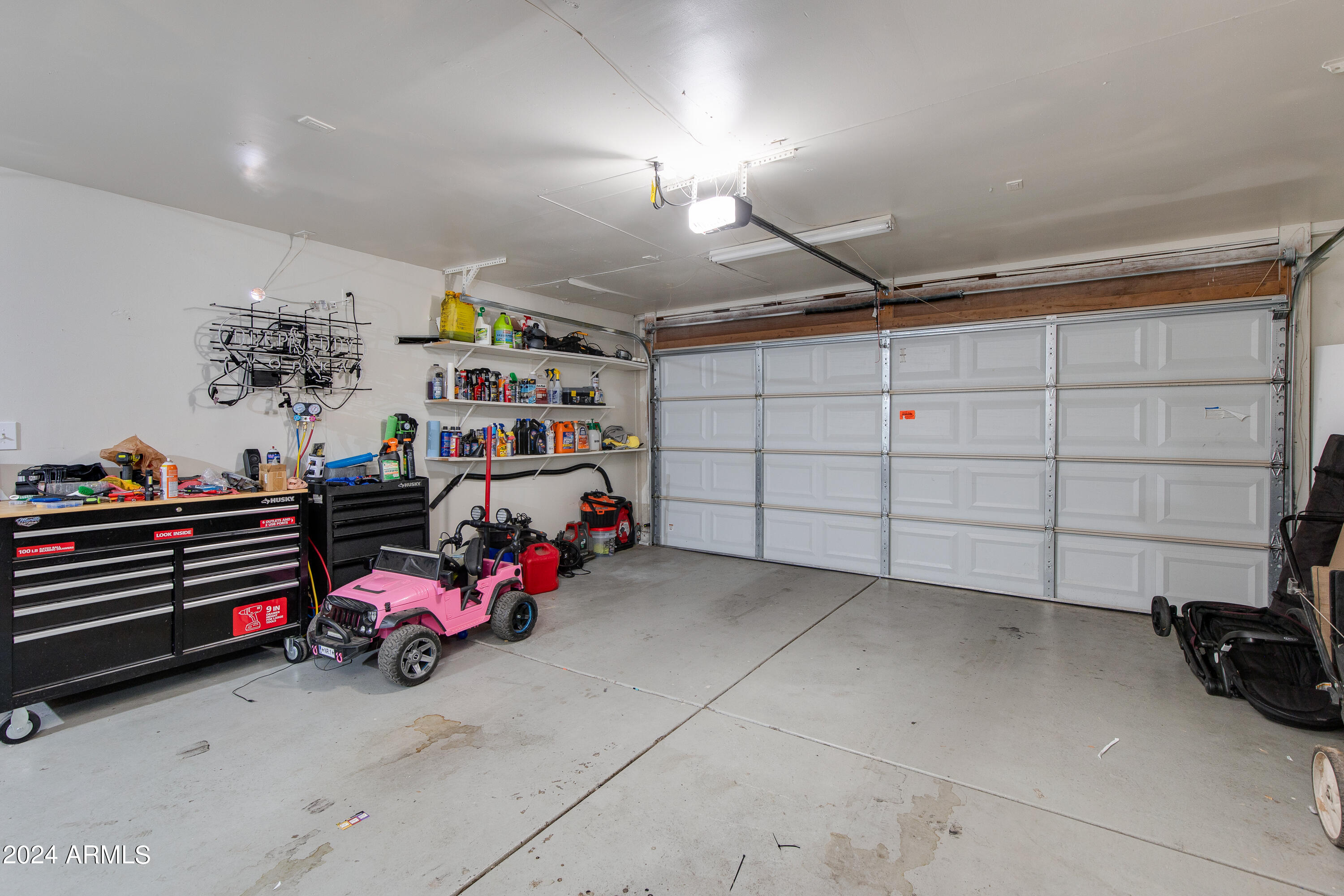 1059 W CORNELL Drive