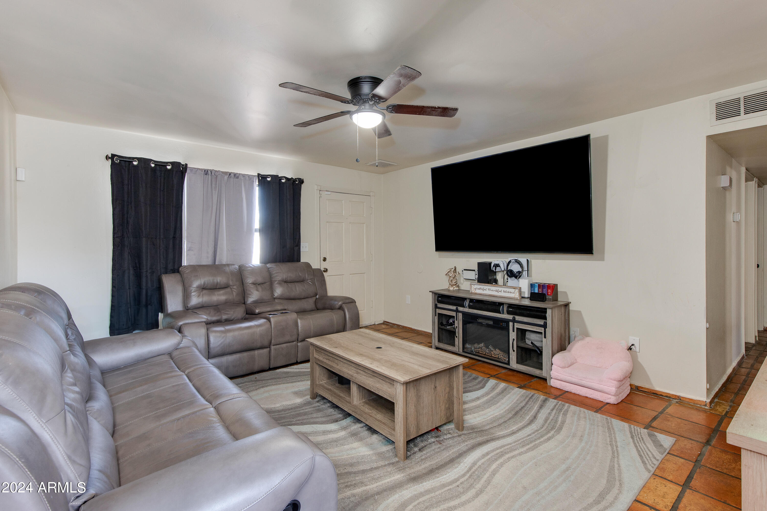 1059 W CORNELL Drive