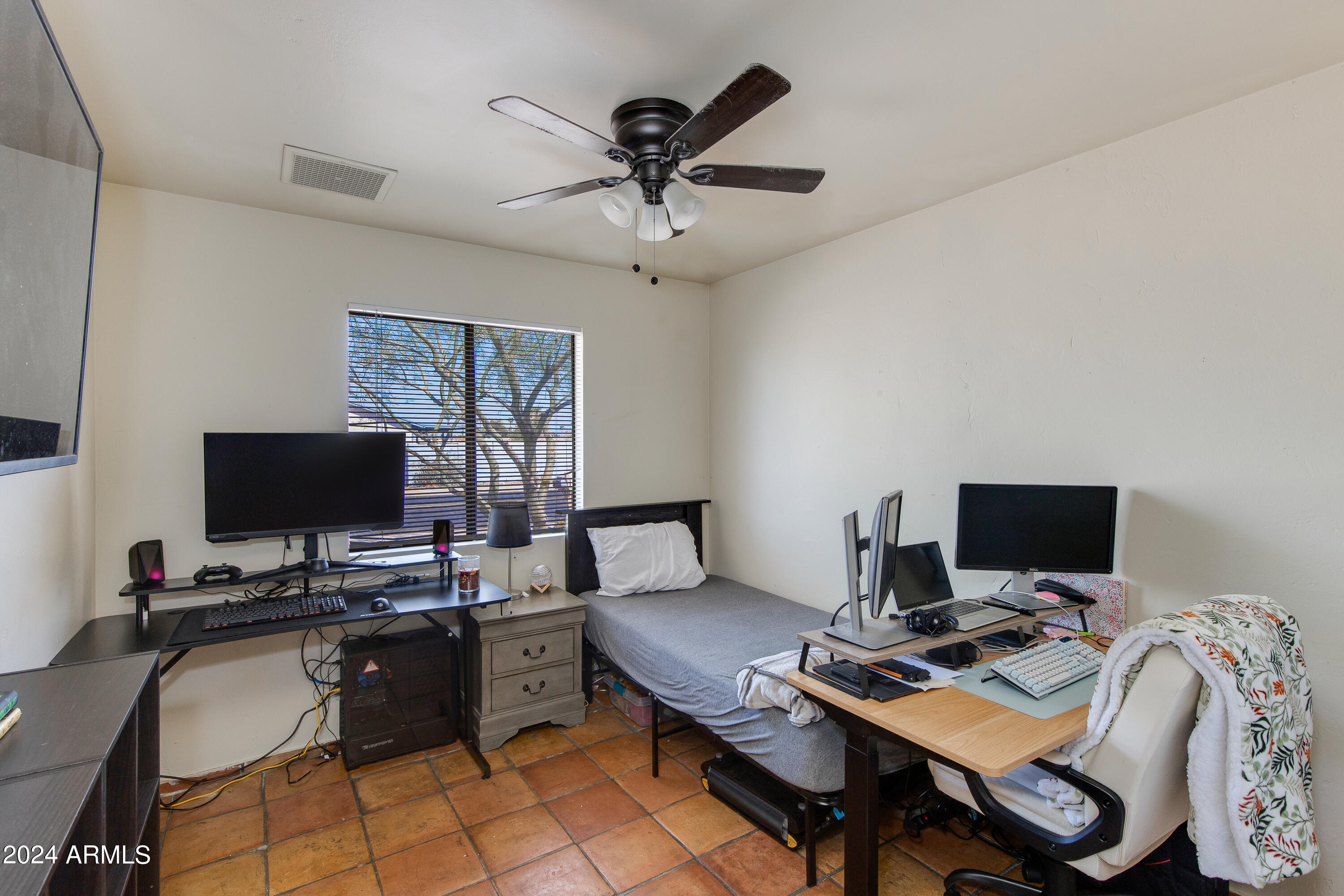 1059 W CORNELL Drive