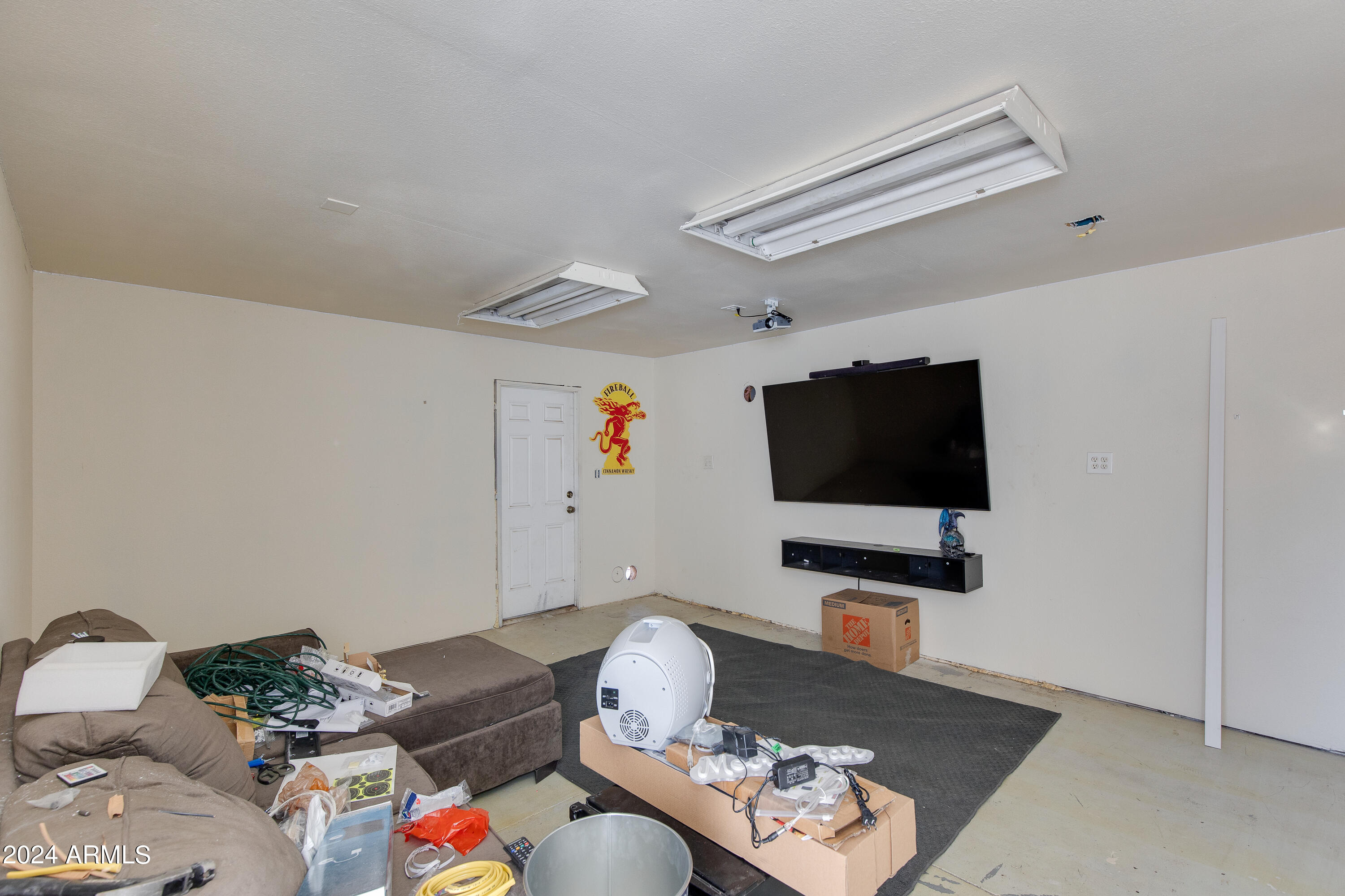 1059 W CORNELL Drive