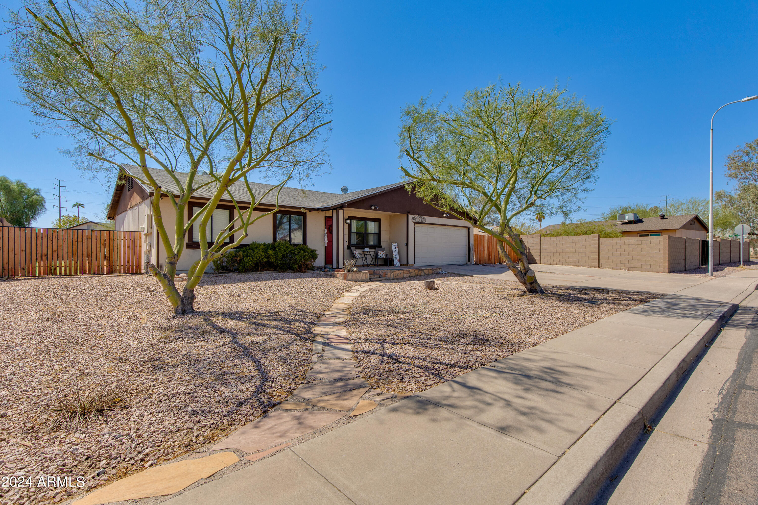 1059 W CORNELL Drive