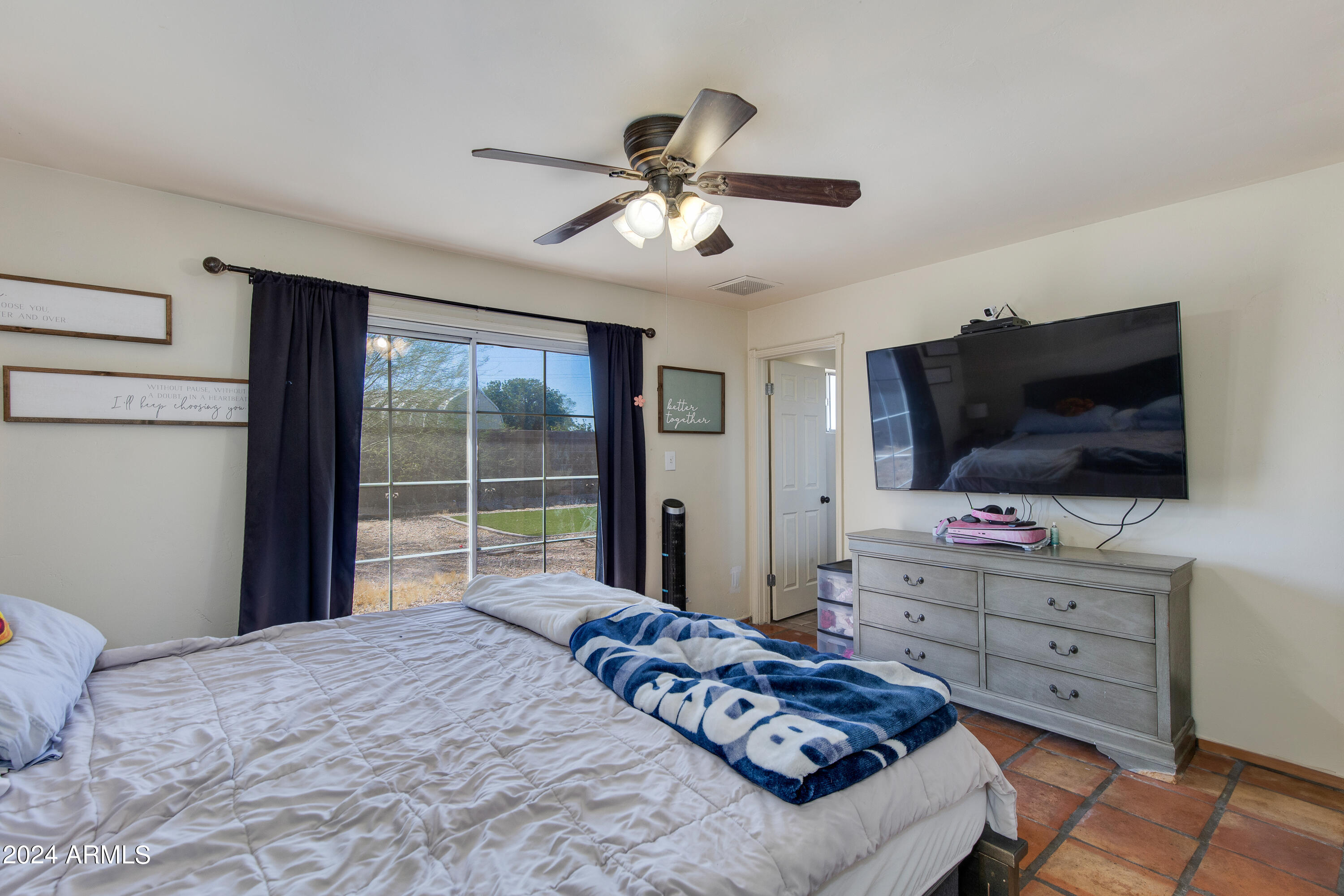 1059 W CORNELL Drive