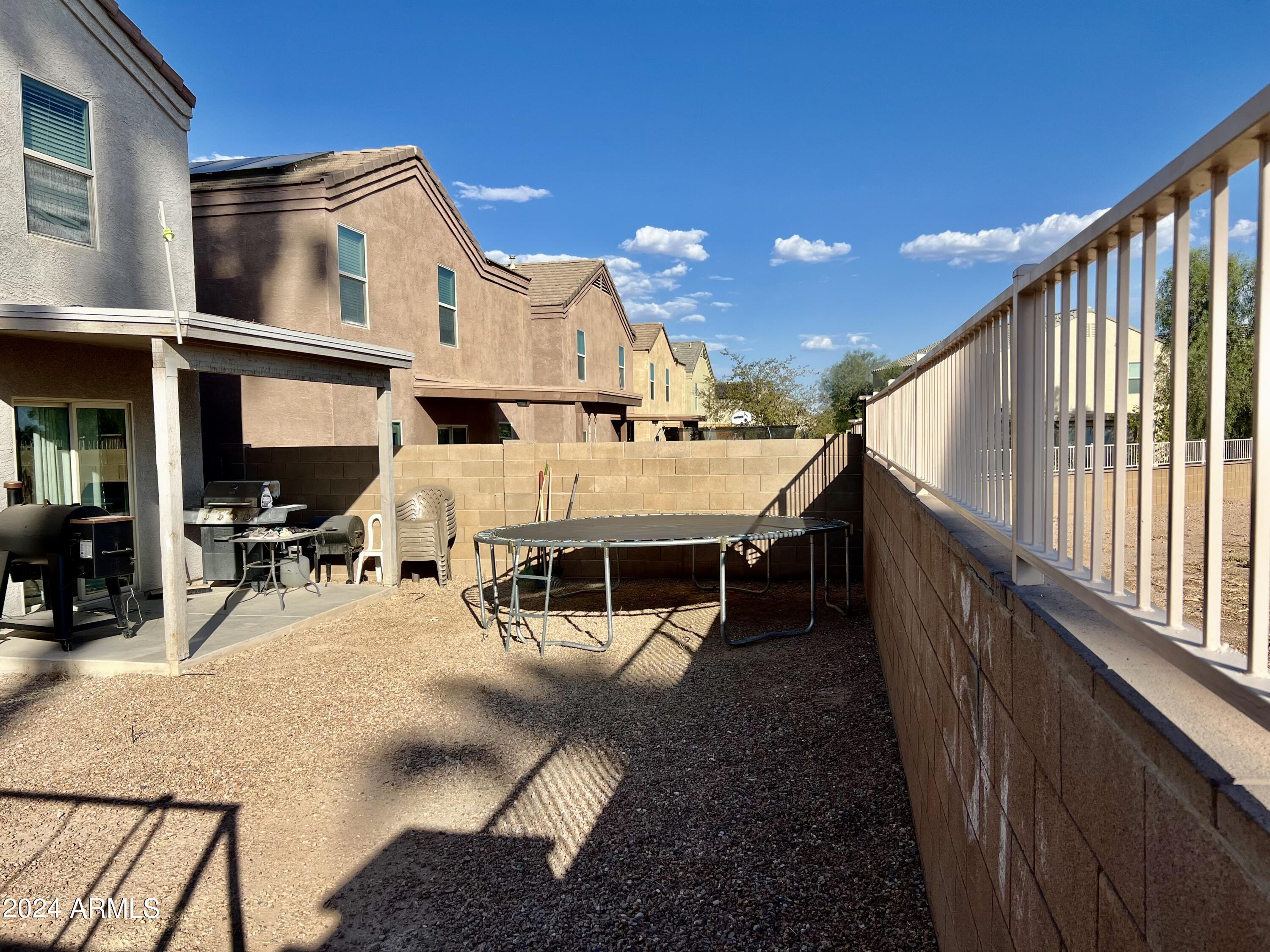 5817 E OASIS Boulevard