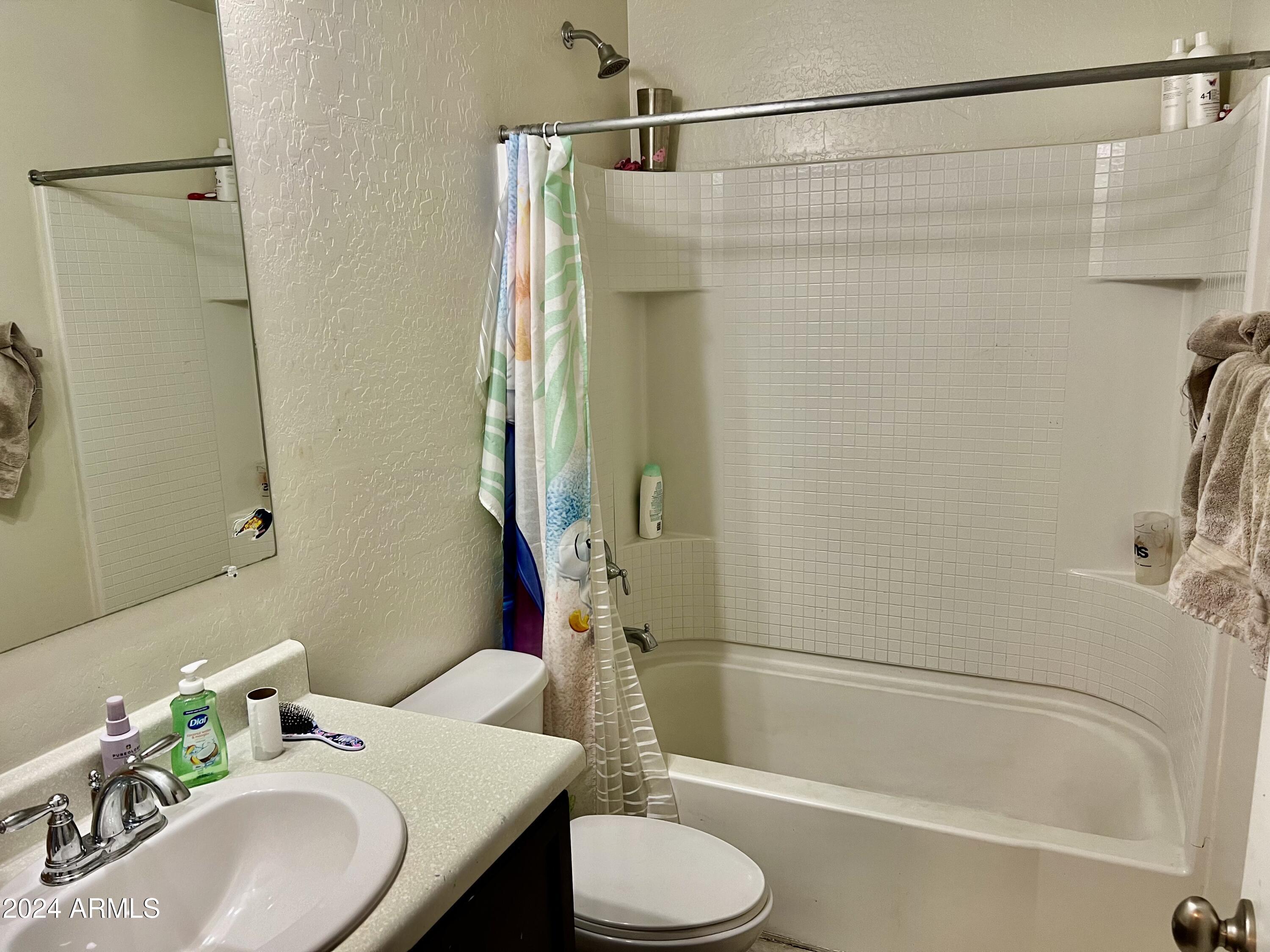 5817 E OASIS Boulevard