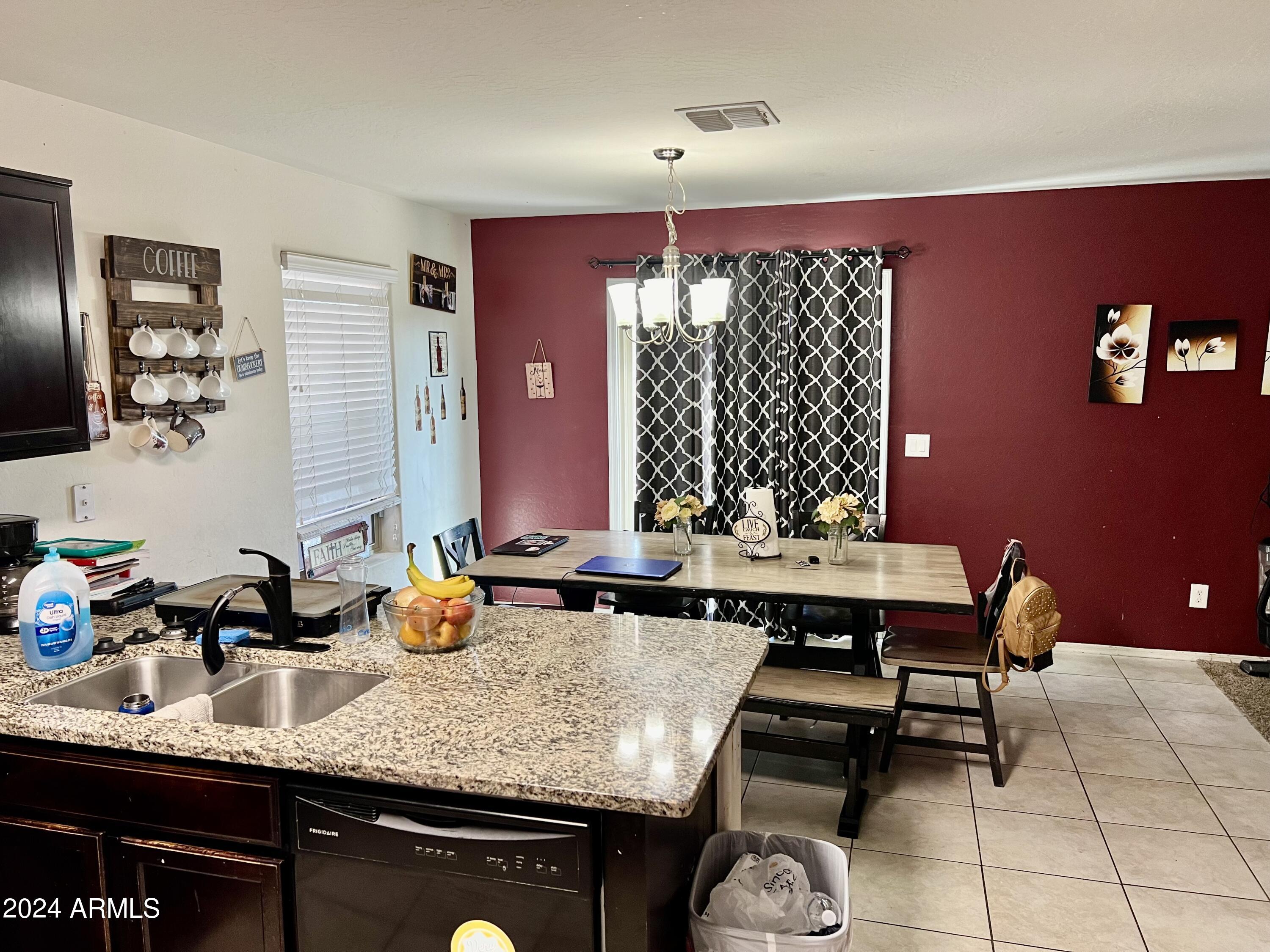 5817 E OASIS Boulevard