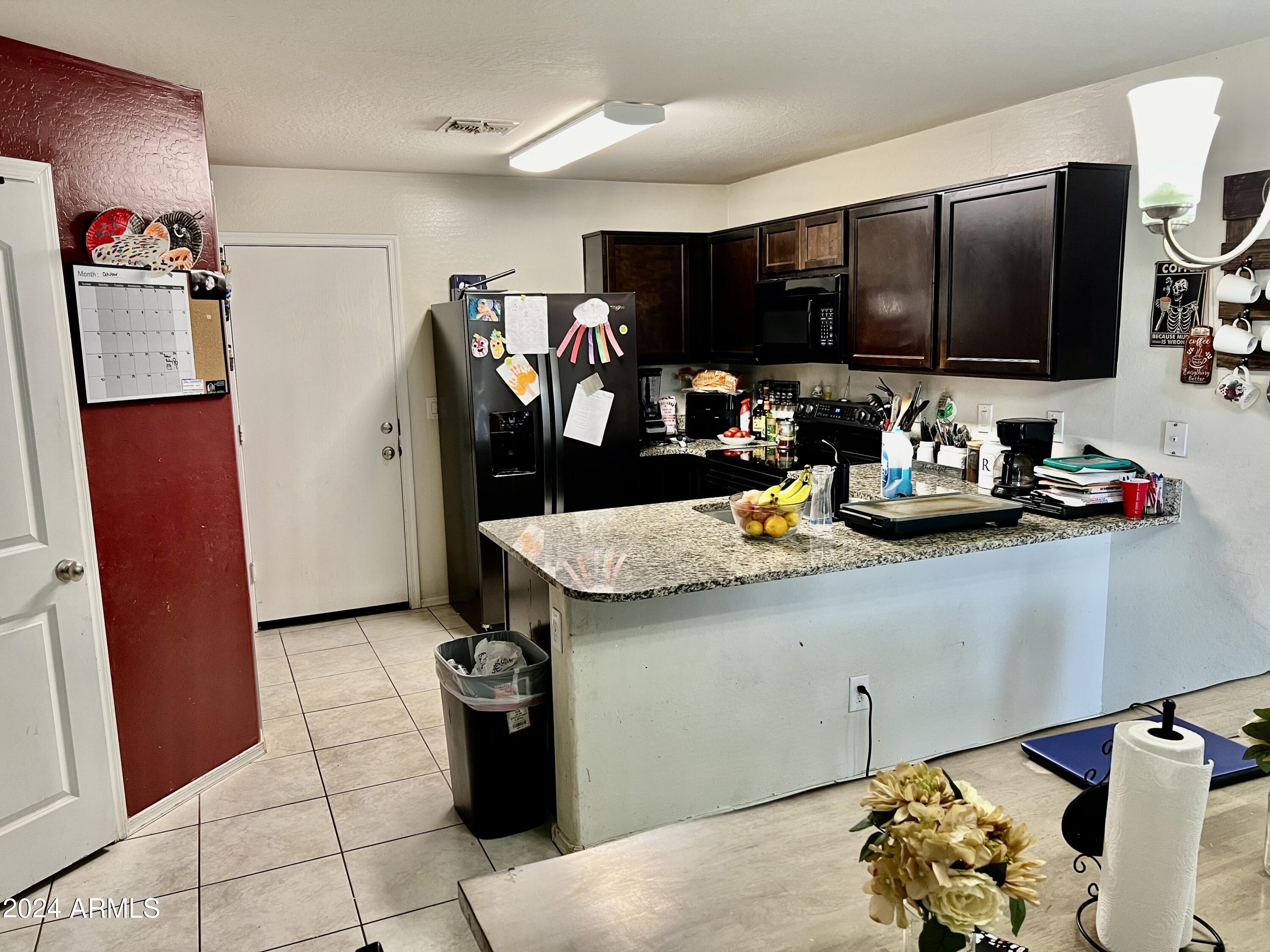 5817 E OASIS Boulevard