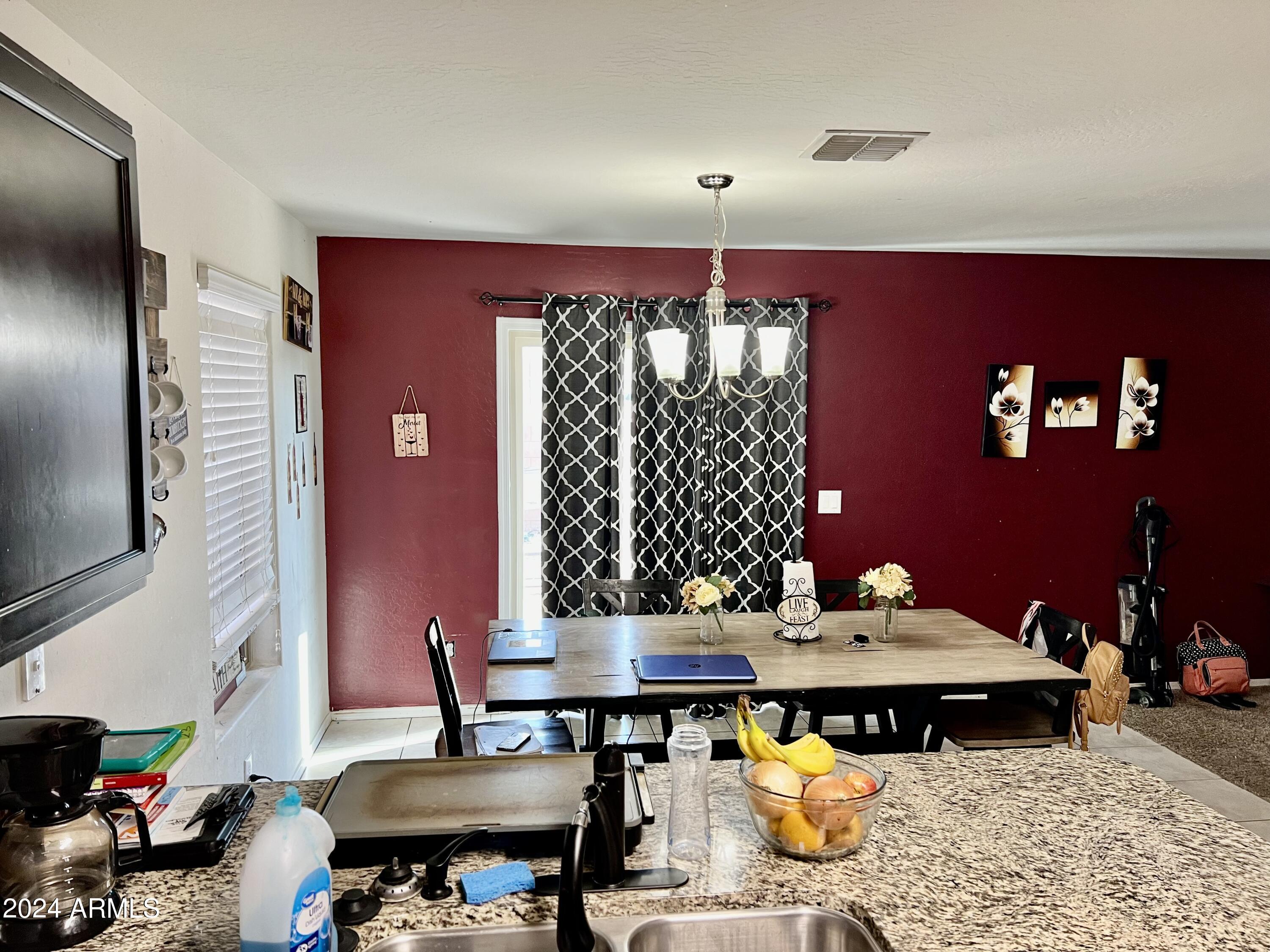 5817 E OASIS Boulevard