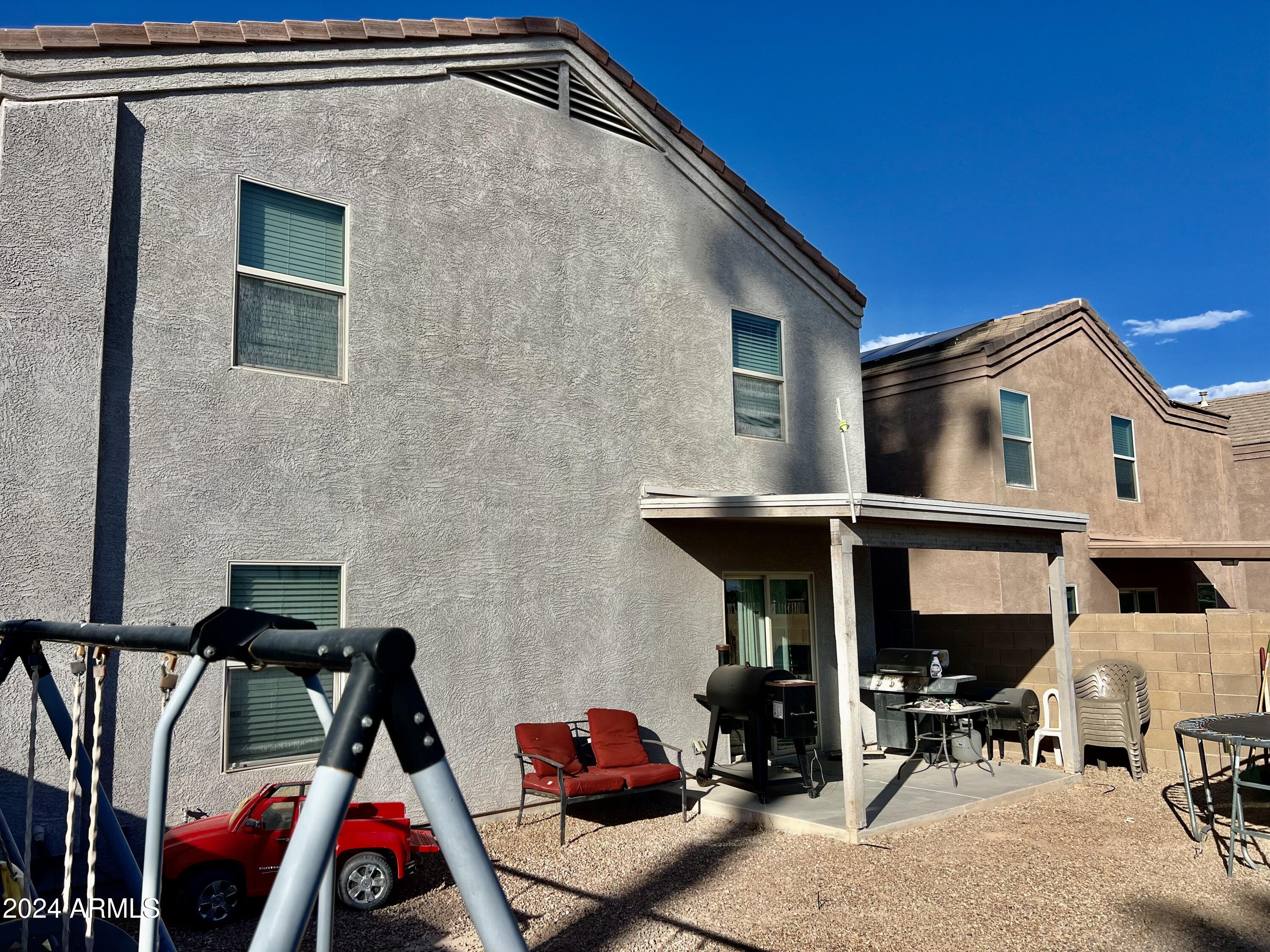 5817 E OASIS Boulevard