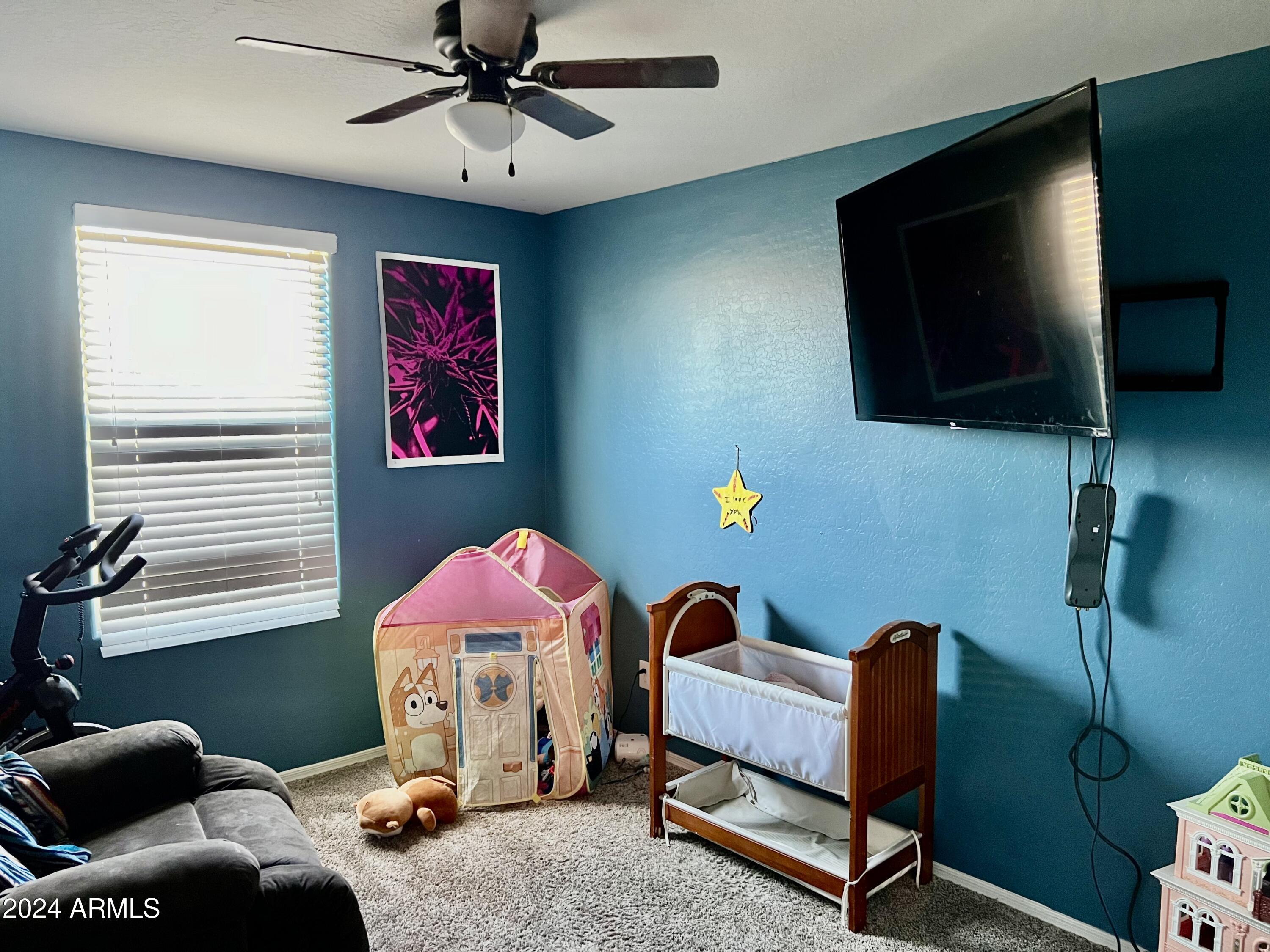 5817 E OASIS Boulevard