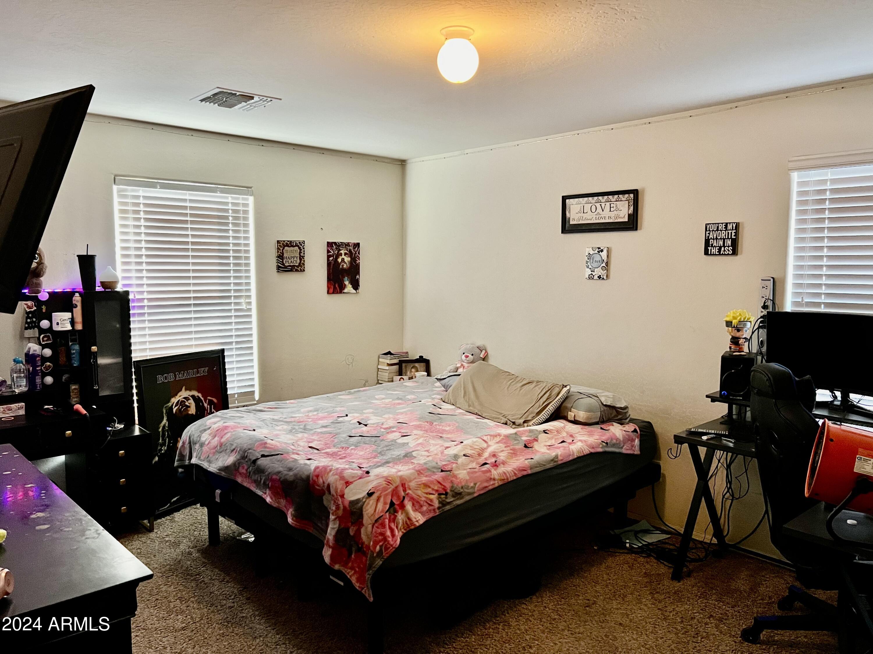 5817 E OASIS Boulevard