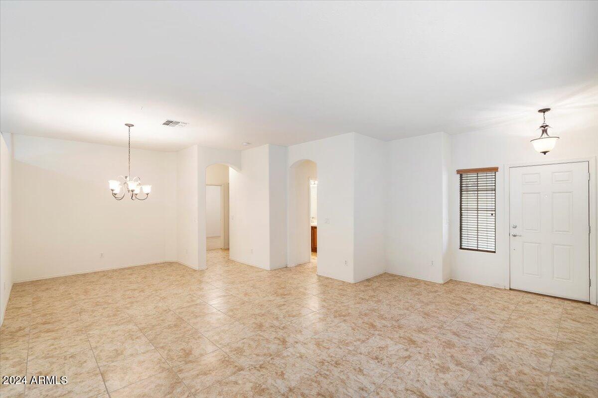 653 W VINEYARD PLAINS Drive