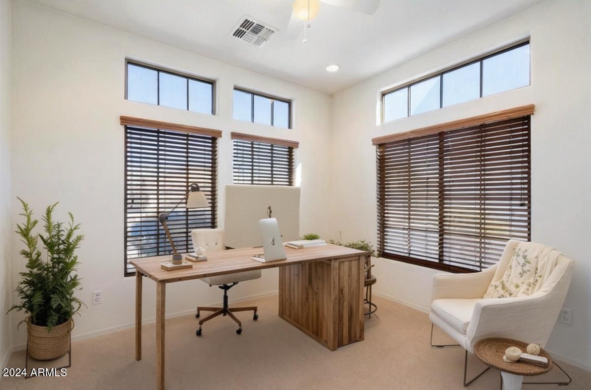 653 W VINEYARD PLAINS Drive