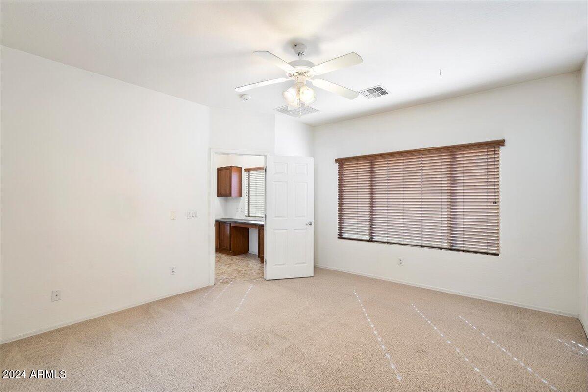 653 W VINEYARD PLAINS Drive