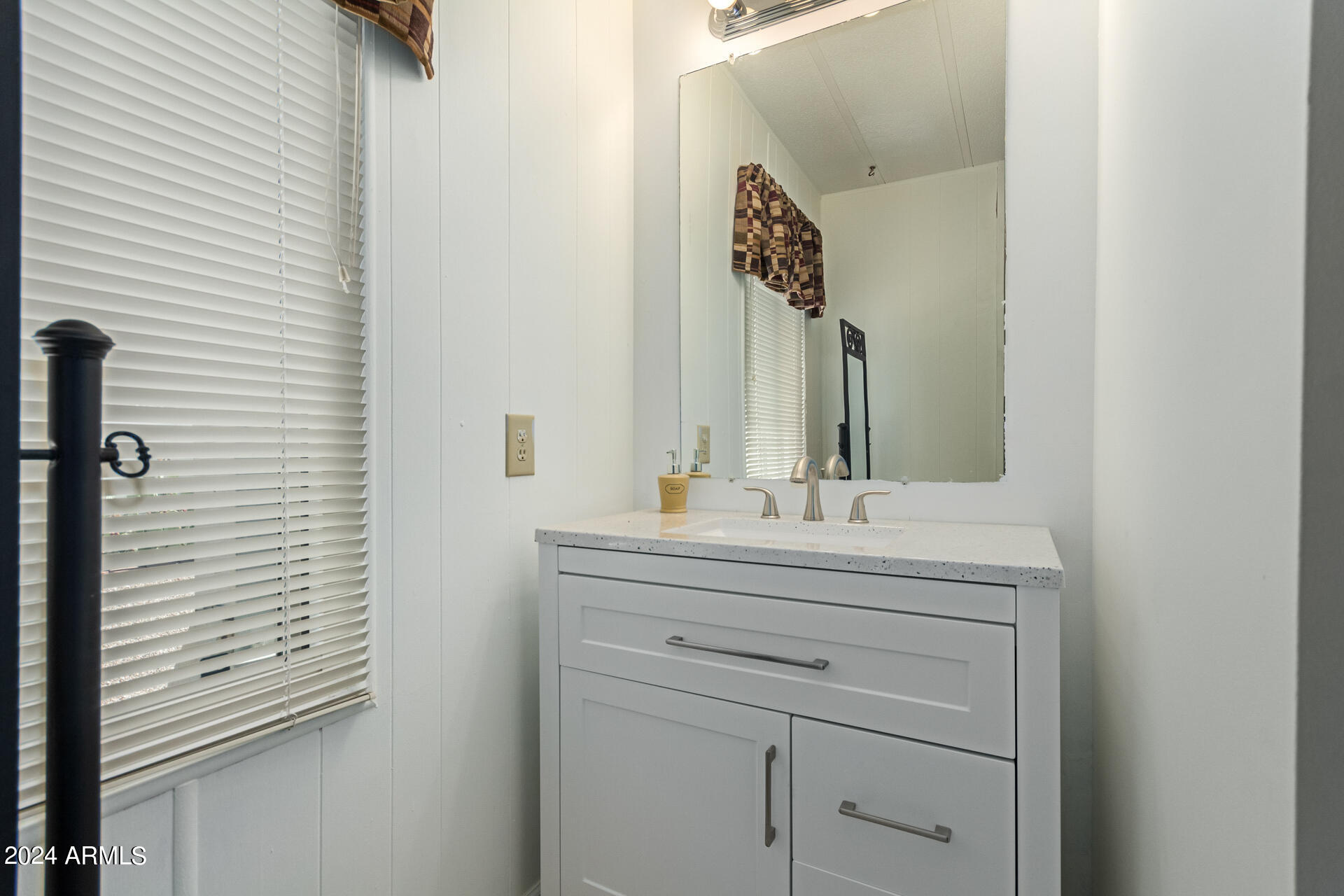 25403 S WYOMING Avenue