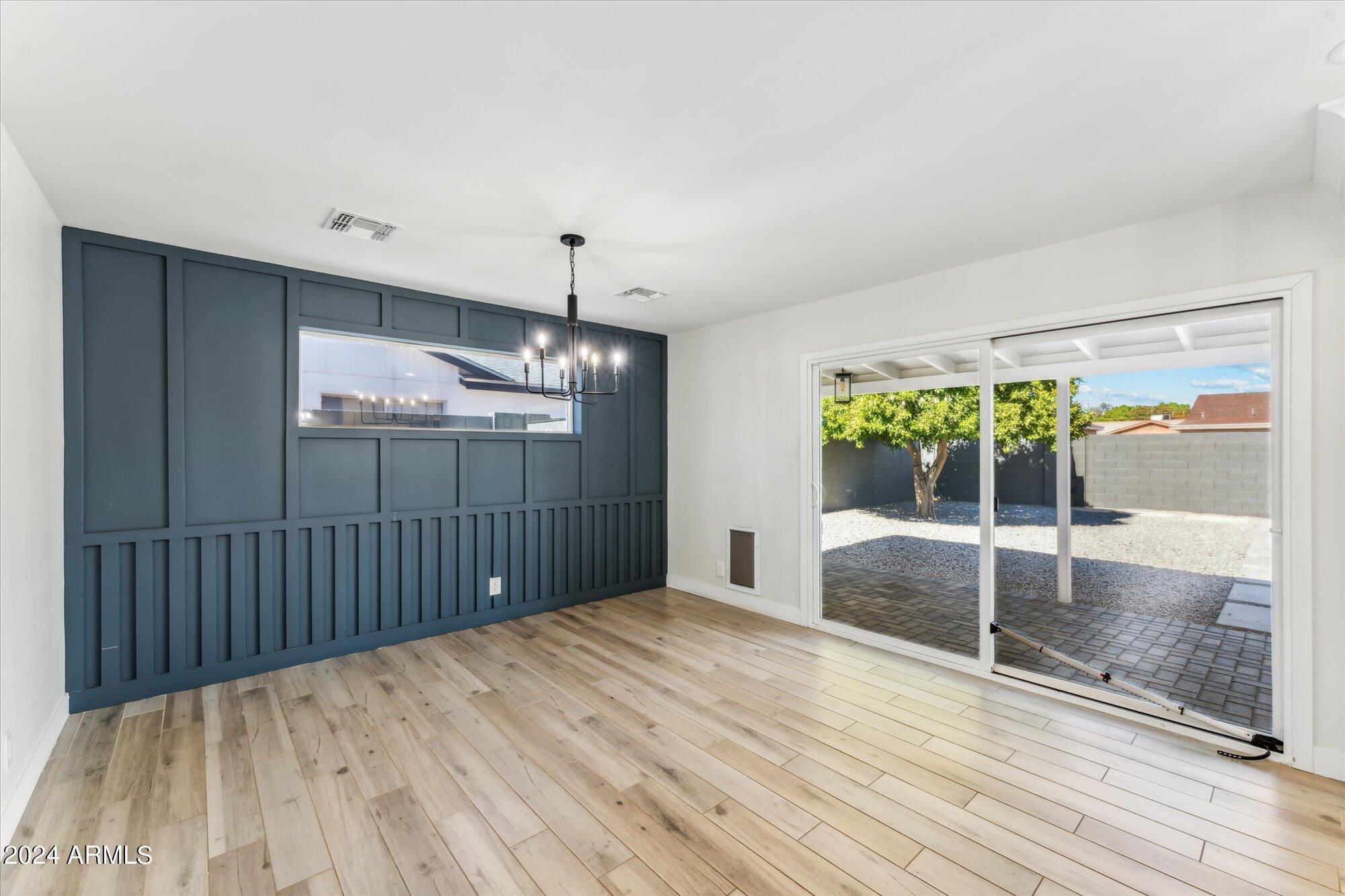 6702 E MORELAND Street