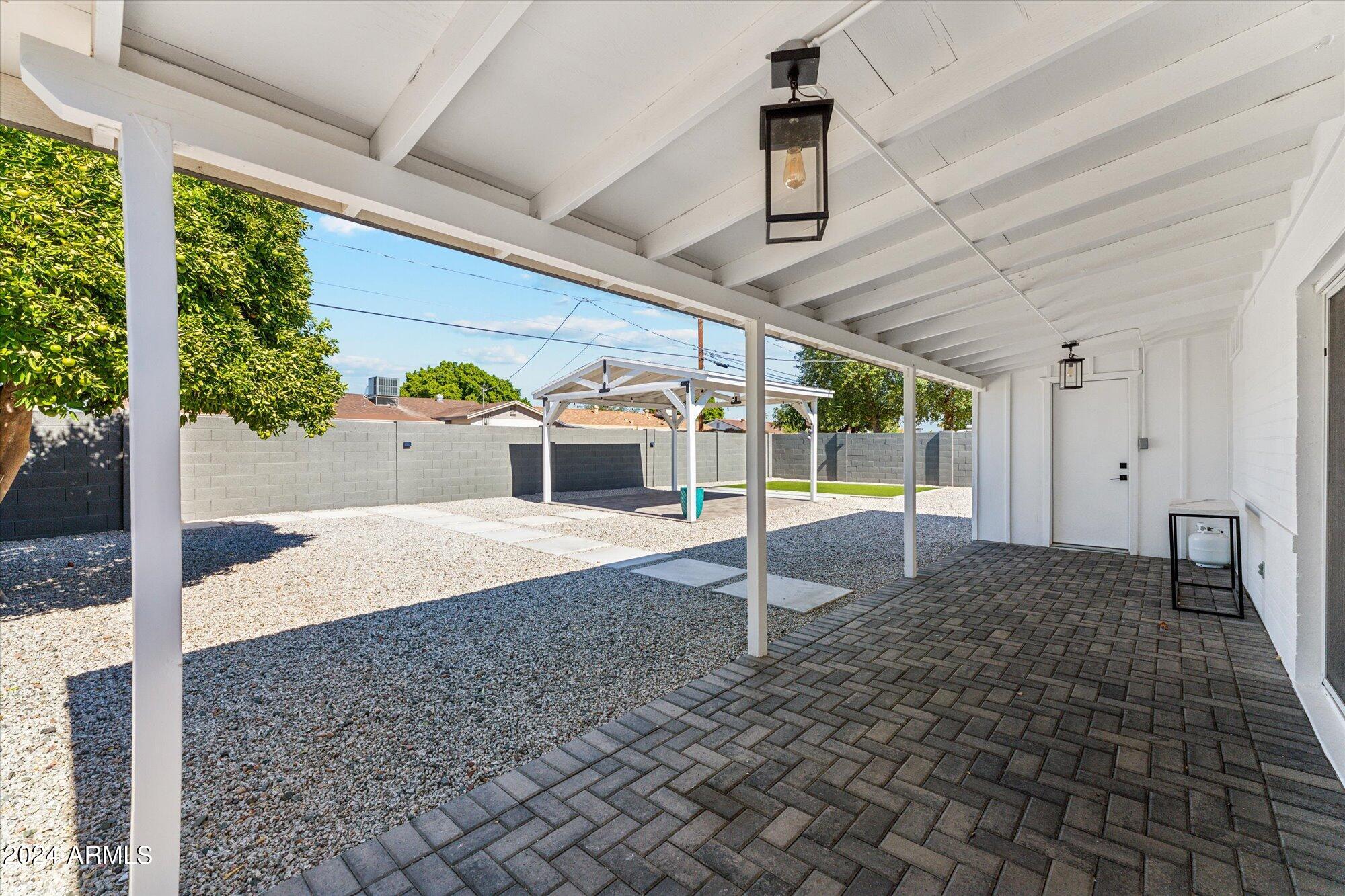 6702 E MORELAND Street