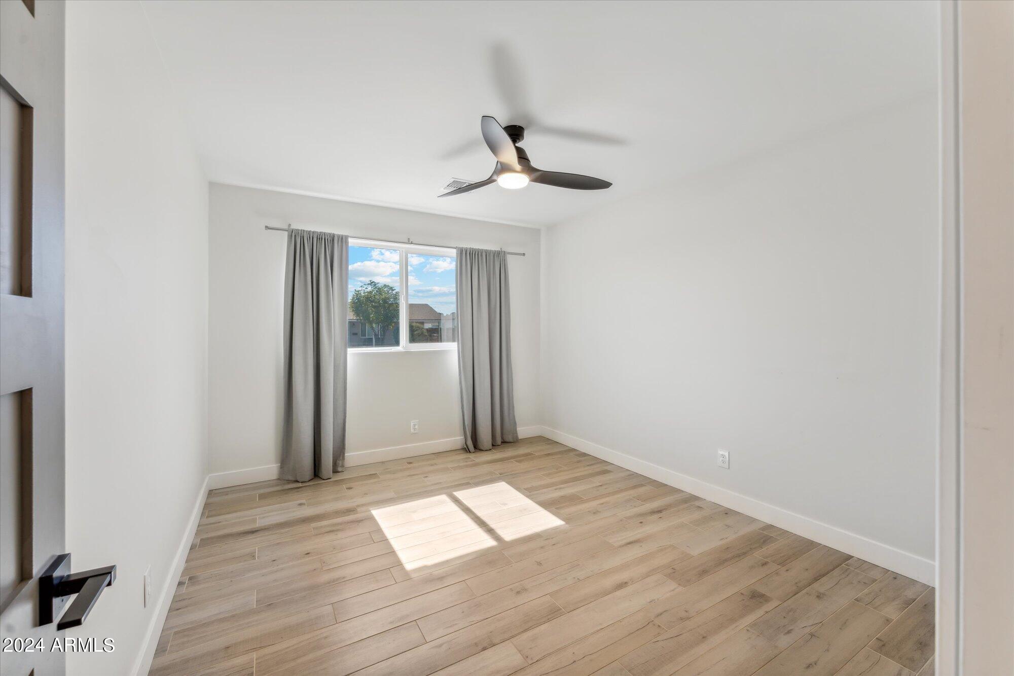 6702 E MORELAND Street