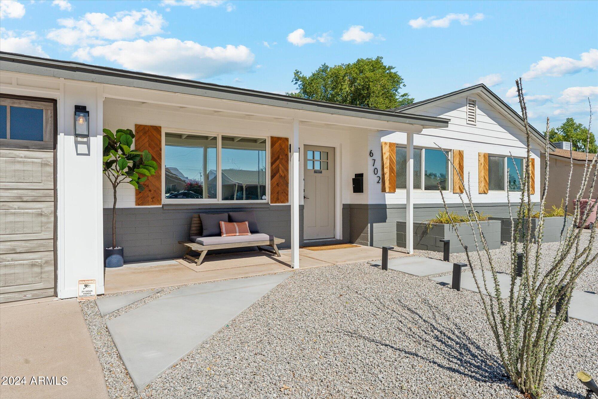 6702 E MORELAND Street