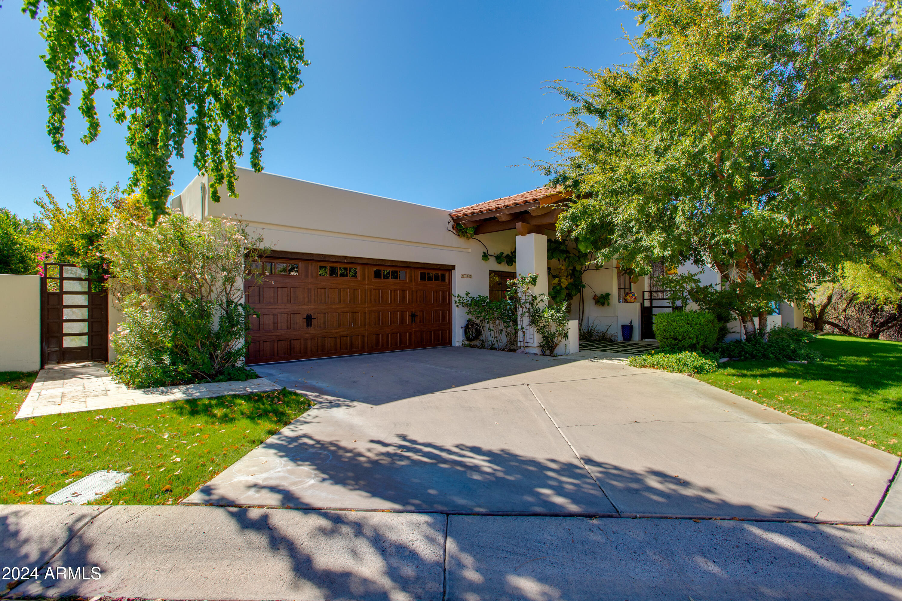 3185 E STELLA Lane