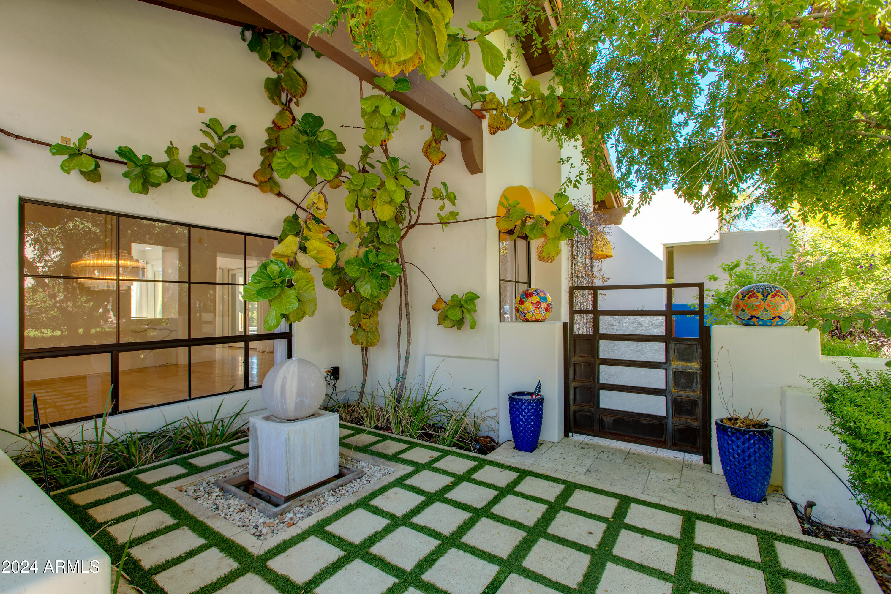 3185 E STELLA Lane
