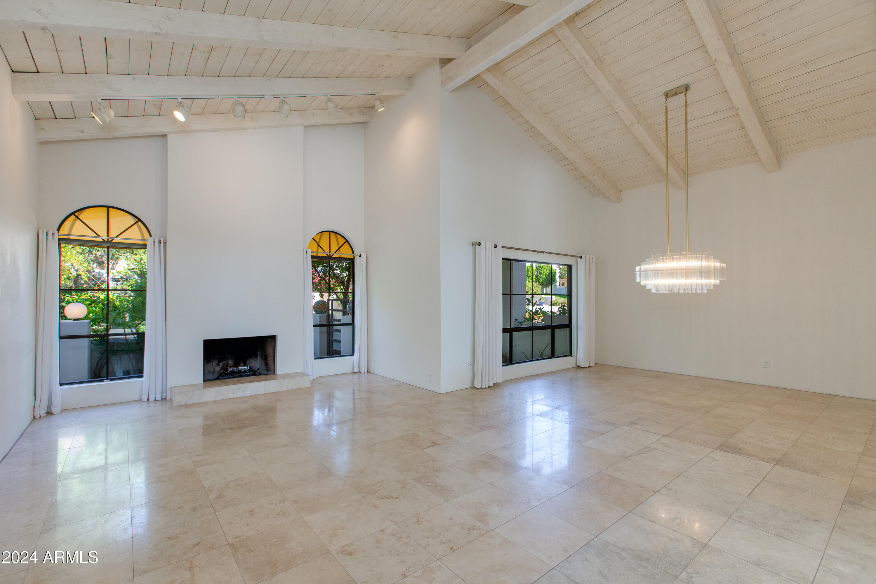 3185 E STELLA Lane