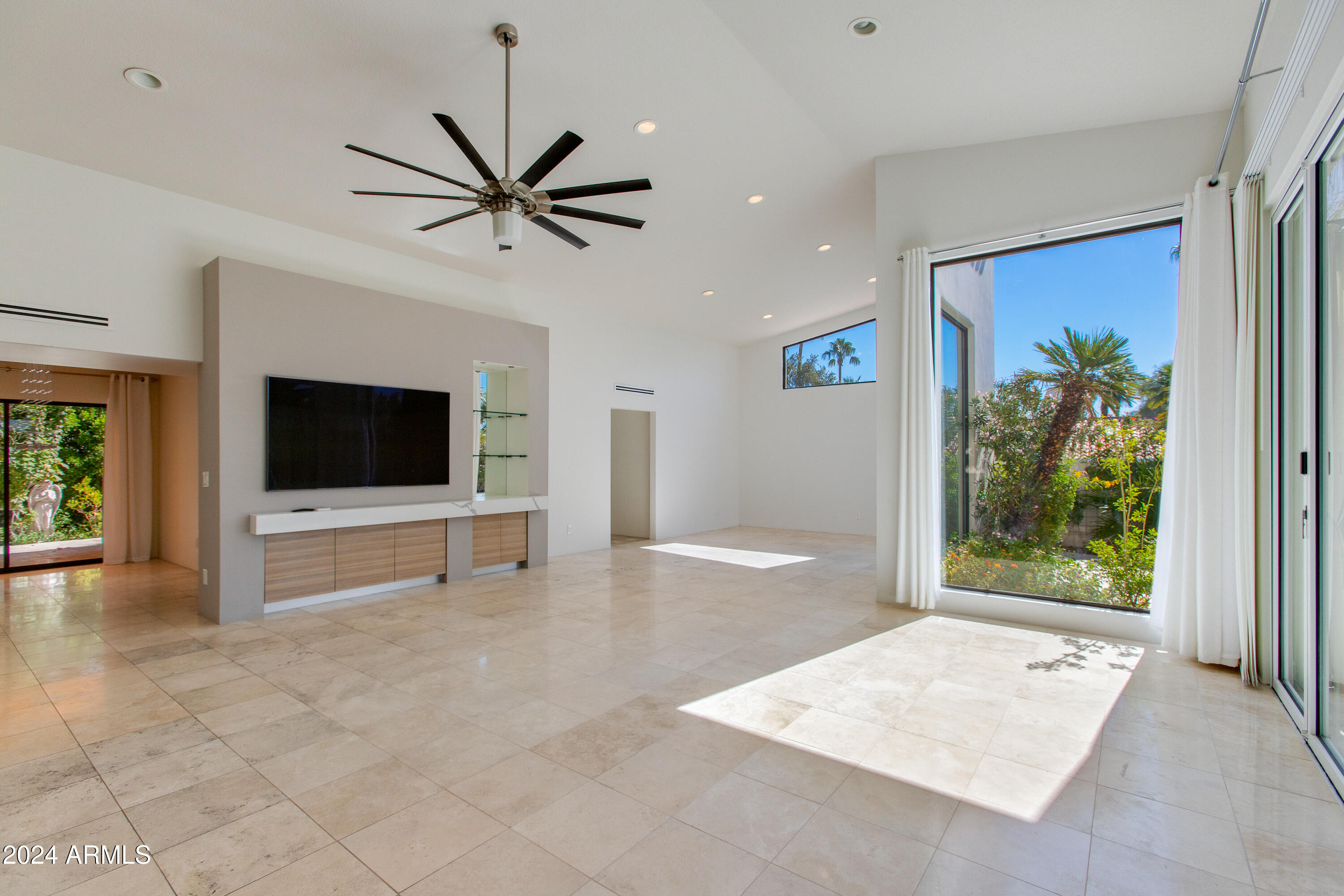 3185 E STELLA Lane