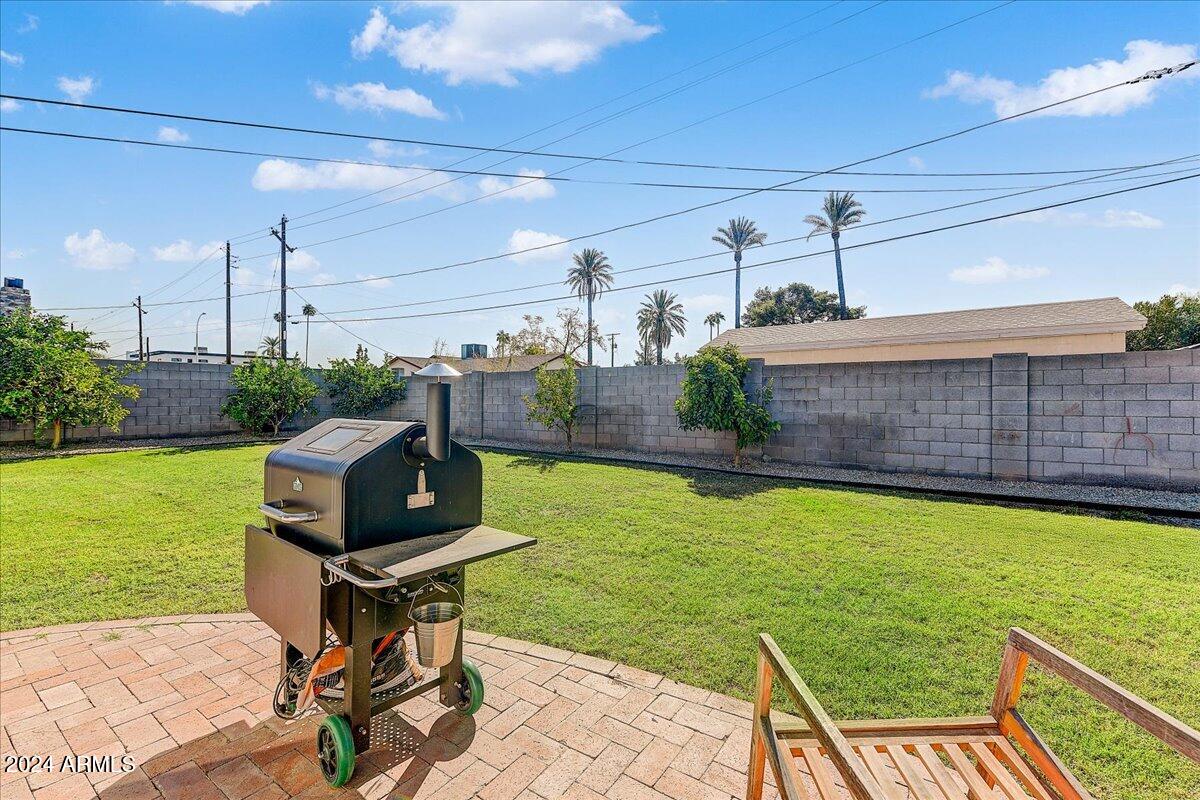 4335 E Montecito Avenue