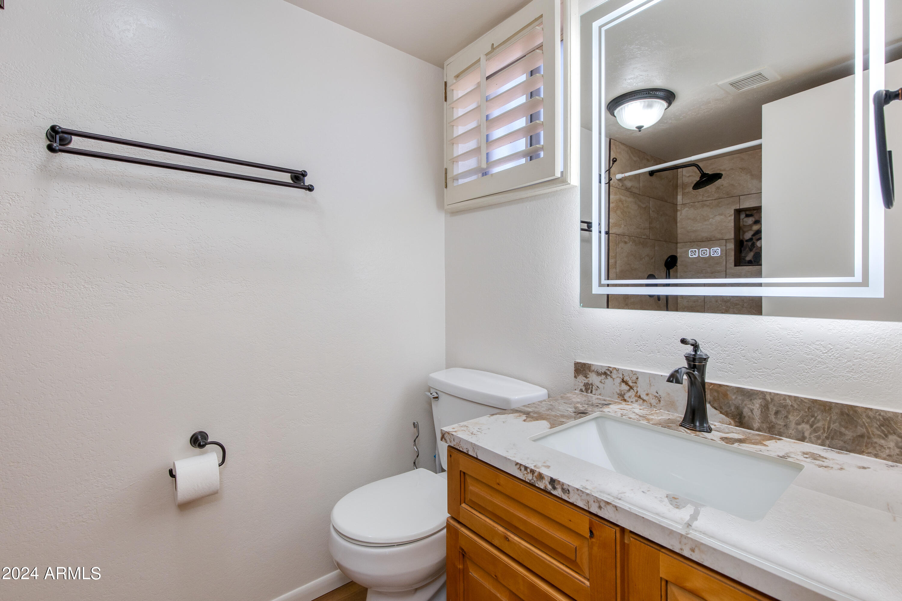 1715 E PALMAIRE Avenue