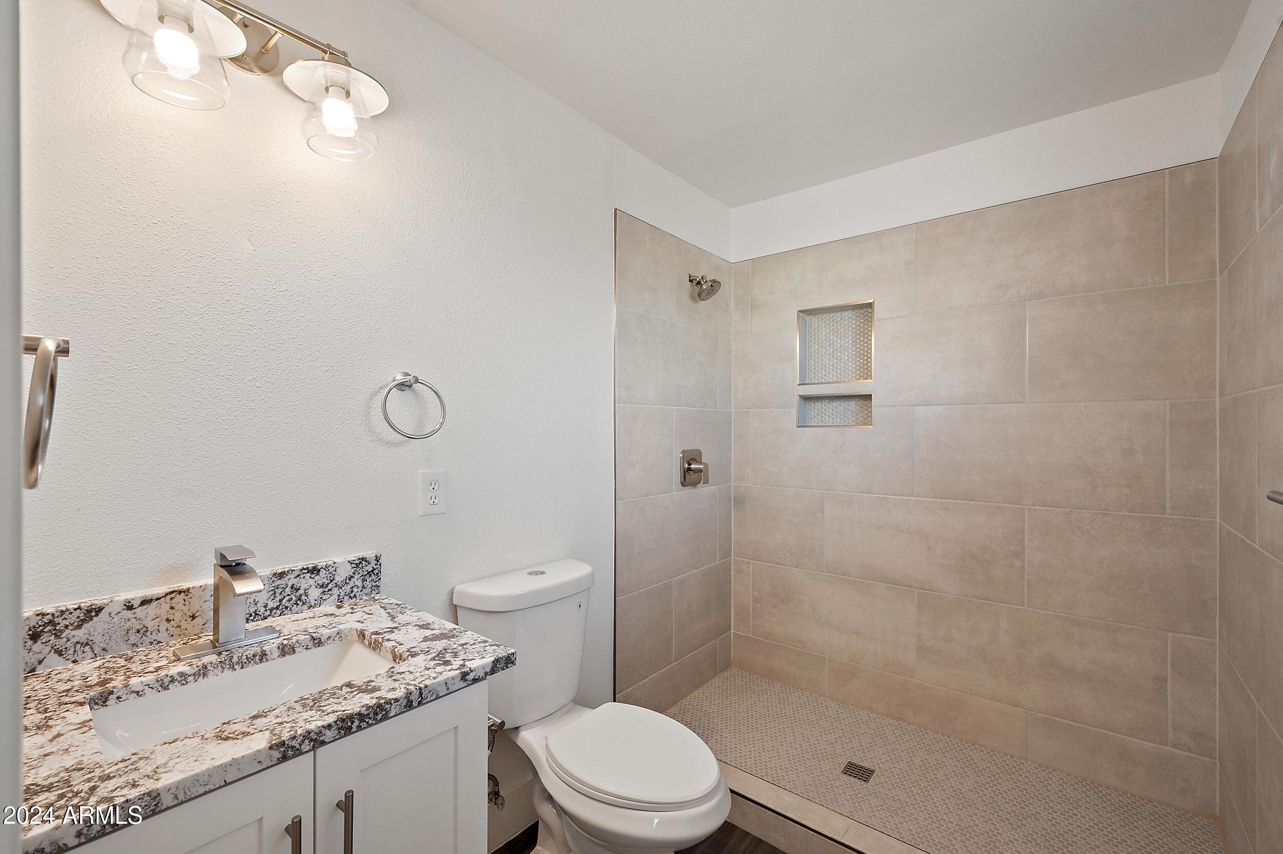 1173 E CORDOVA Avenue