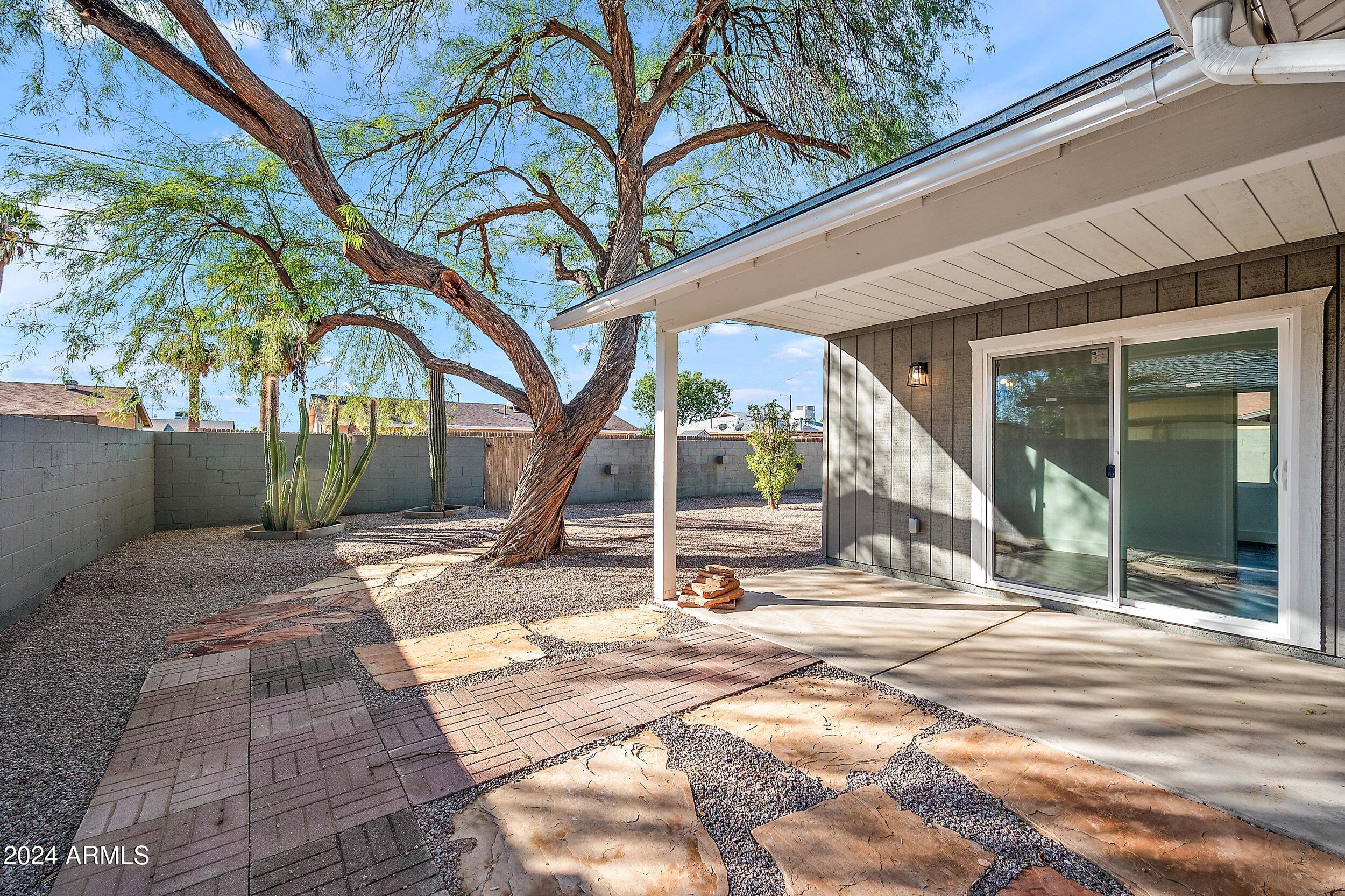 1173 E CORDOVA Avenue