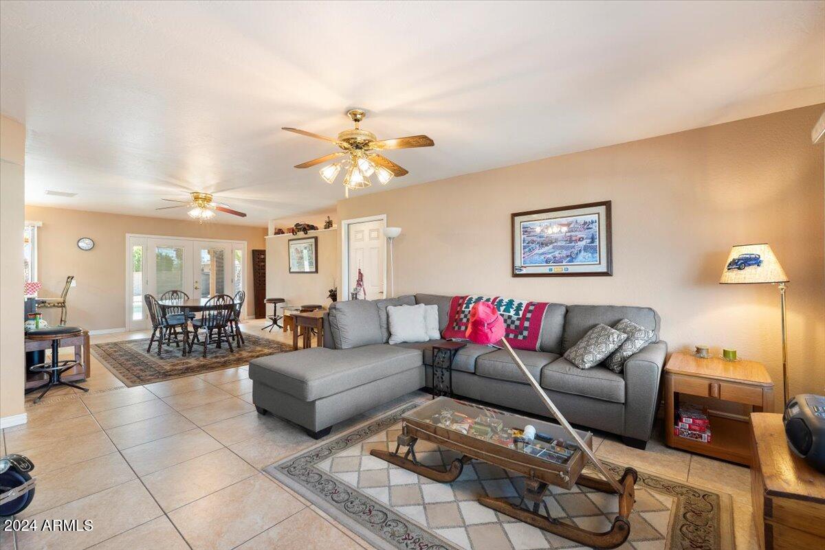 9811 W ROYAL OAK Road