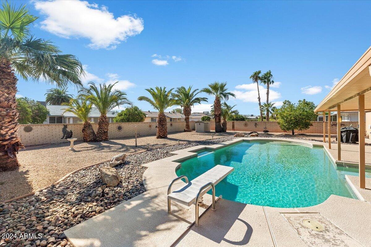 9811 W ROYAL OAK Road