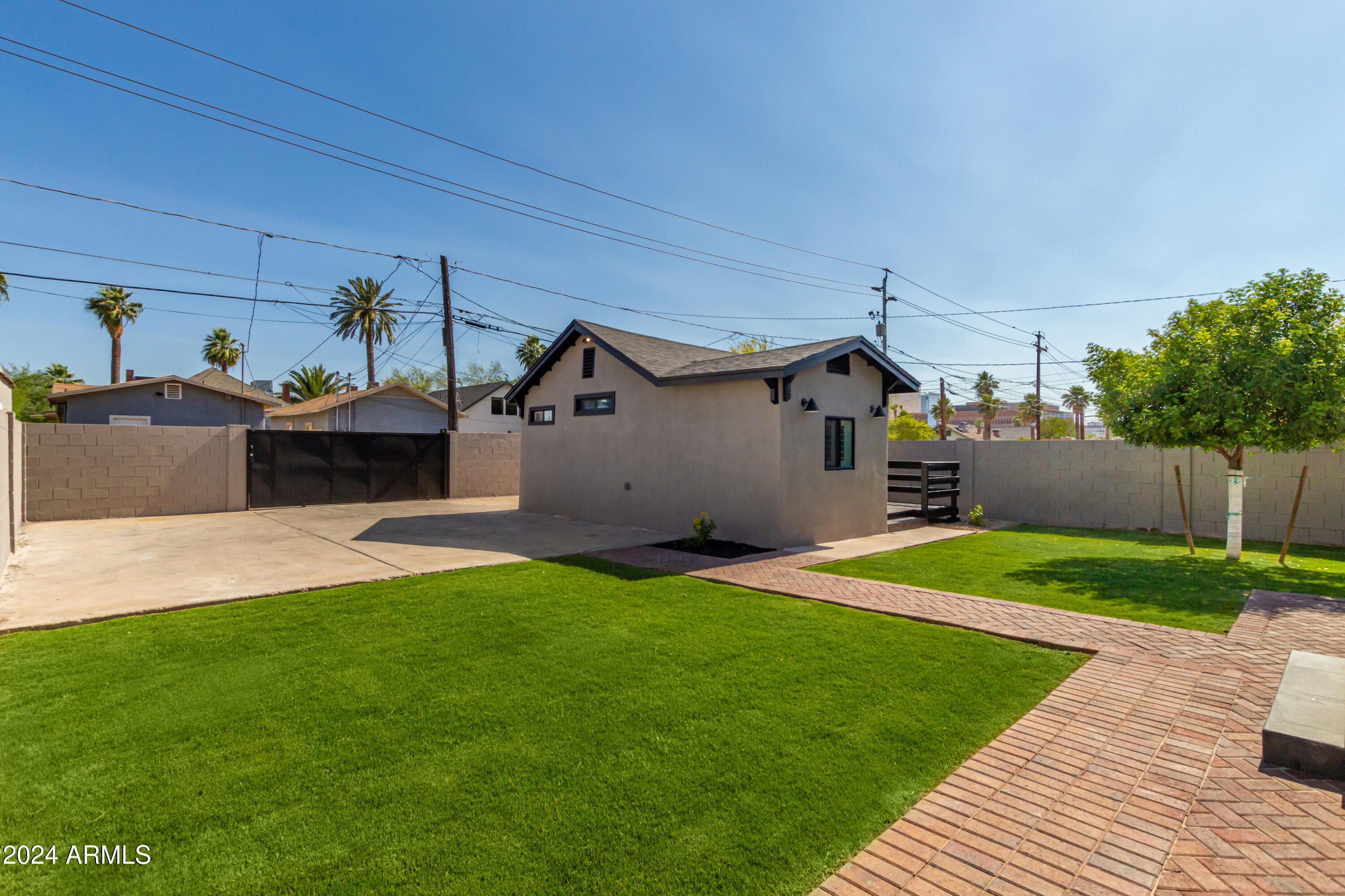 917 E MCKINLEY Street