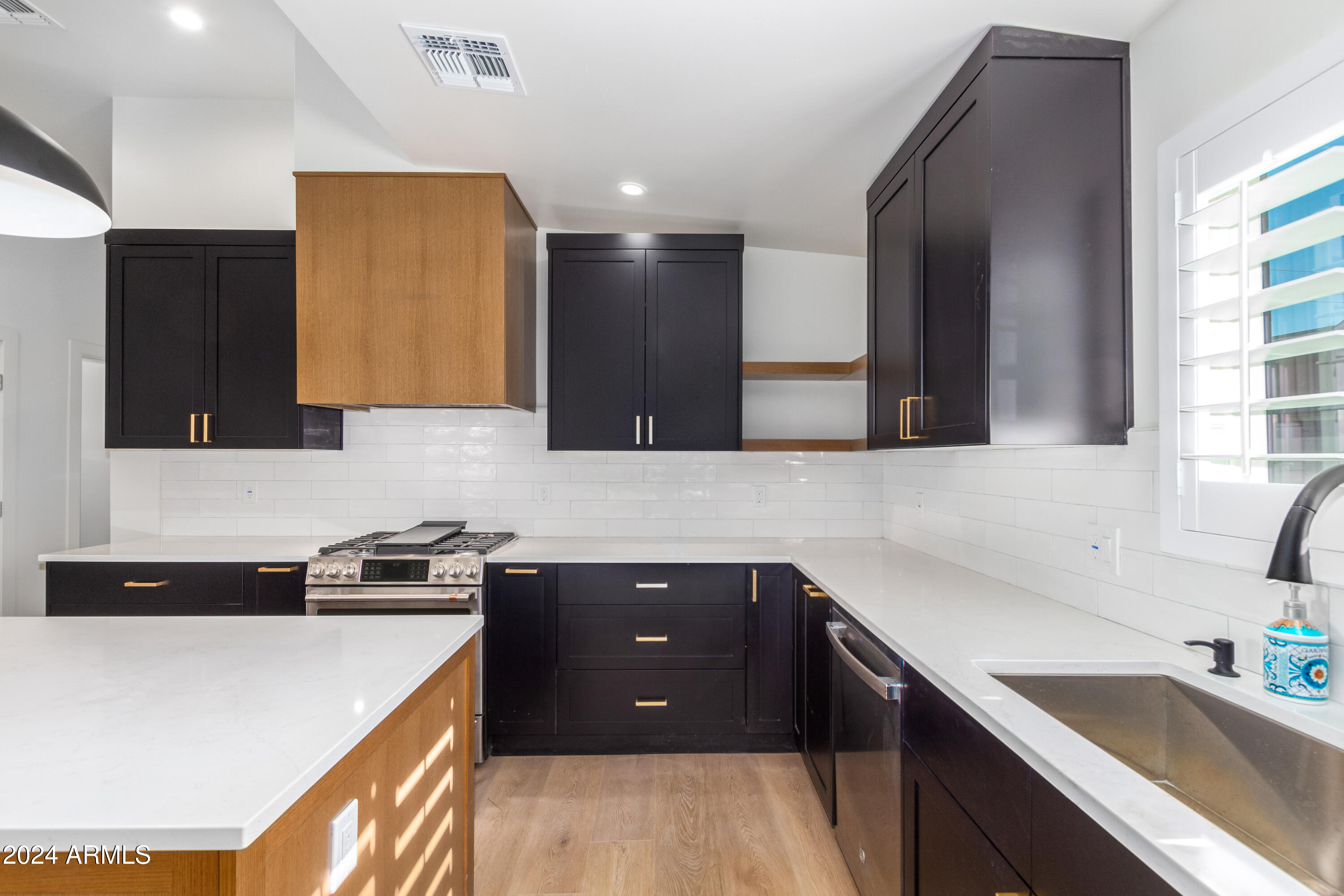 917 E MCKINLEY Street