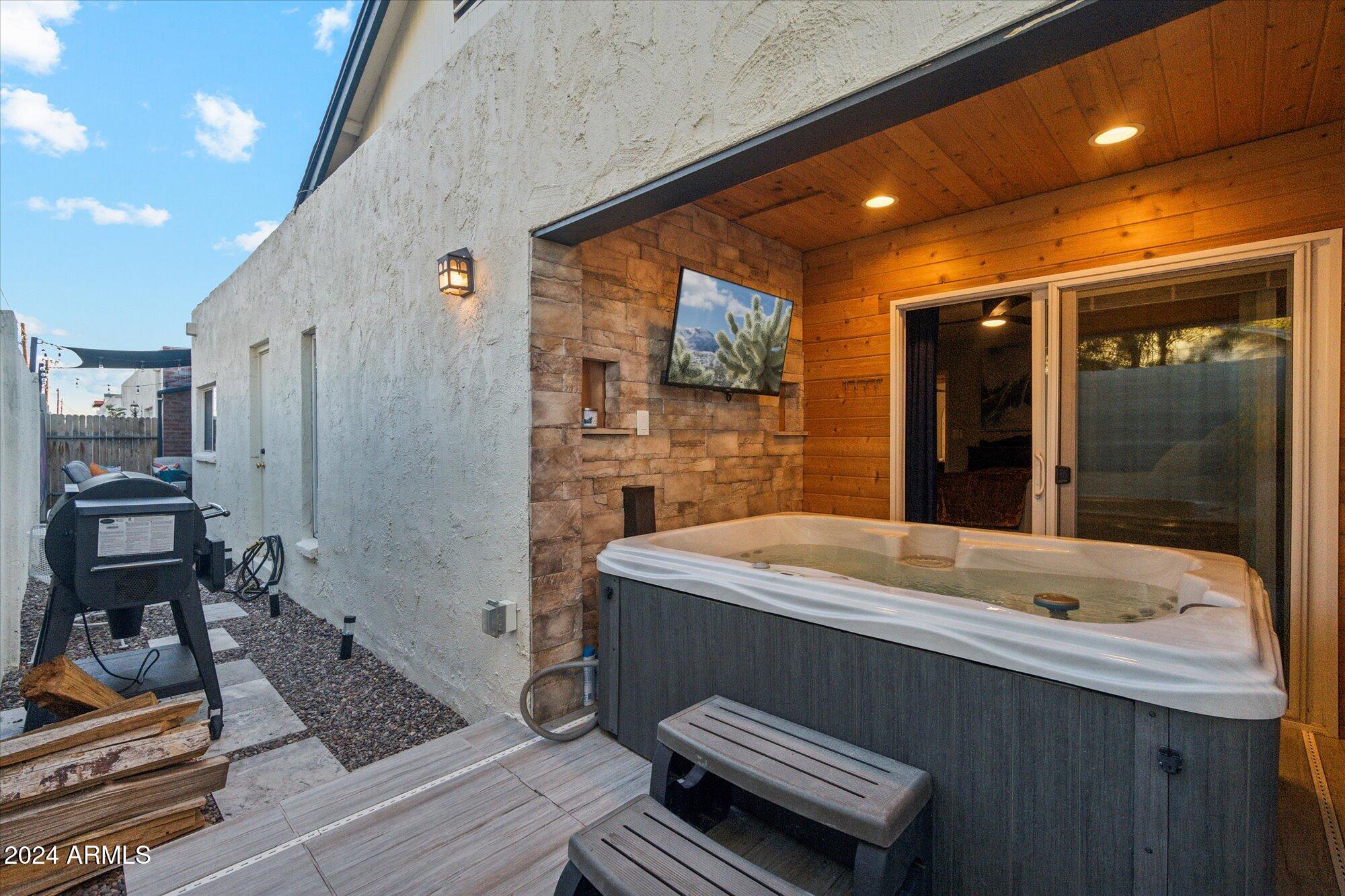 6547 N VILLA MANANA Drive