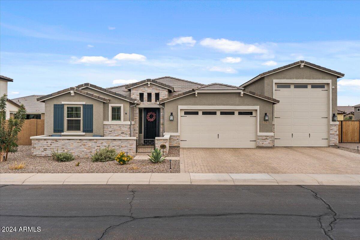 40516 W HALL Drive