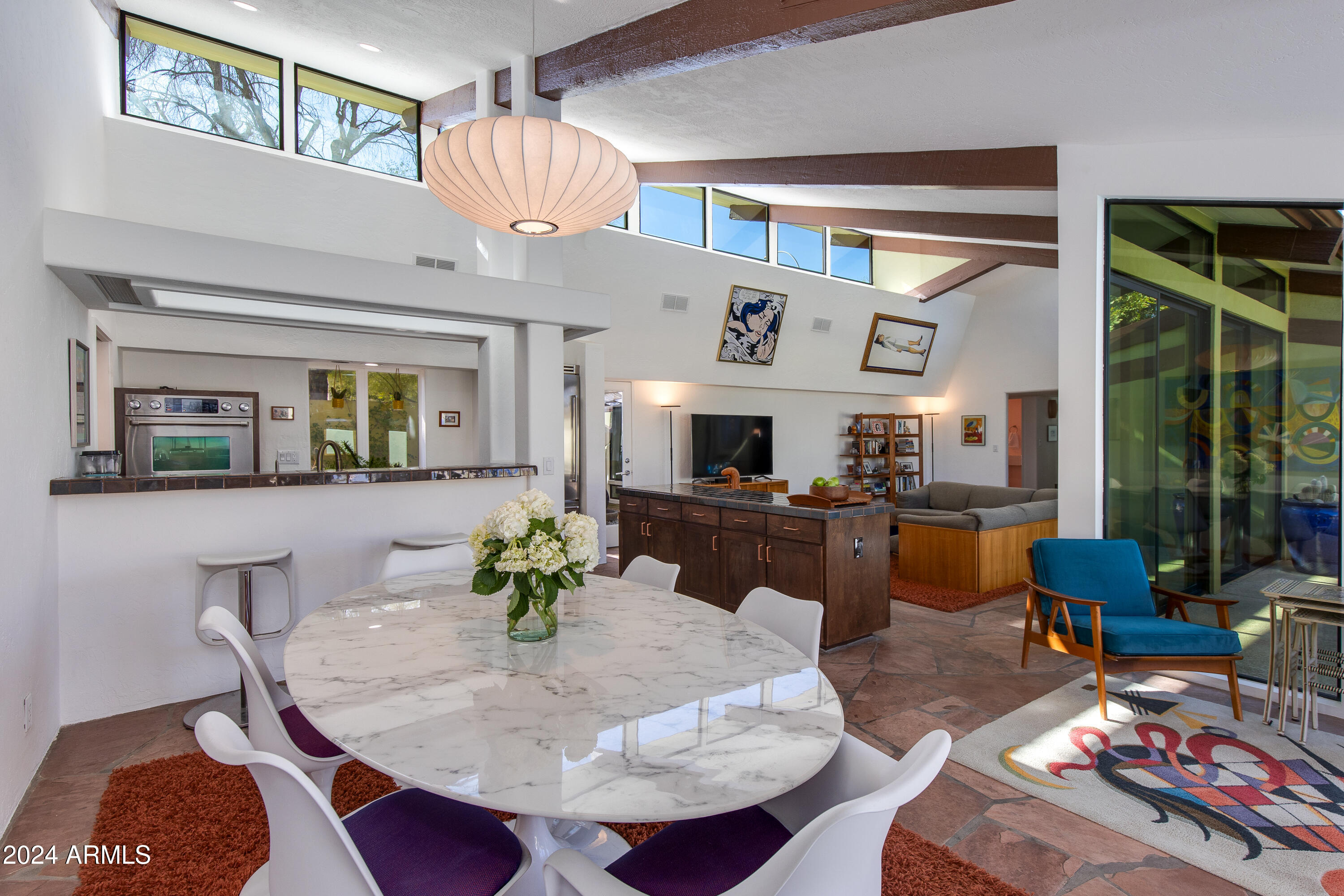 3219 E MINNEZONA Circle