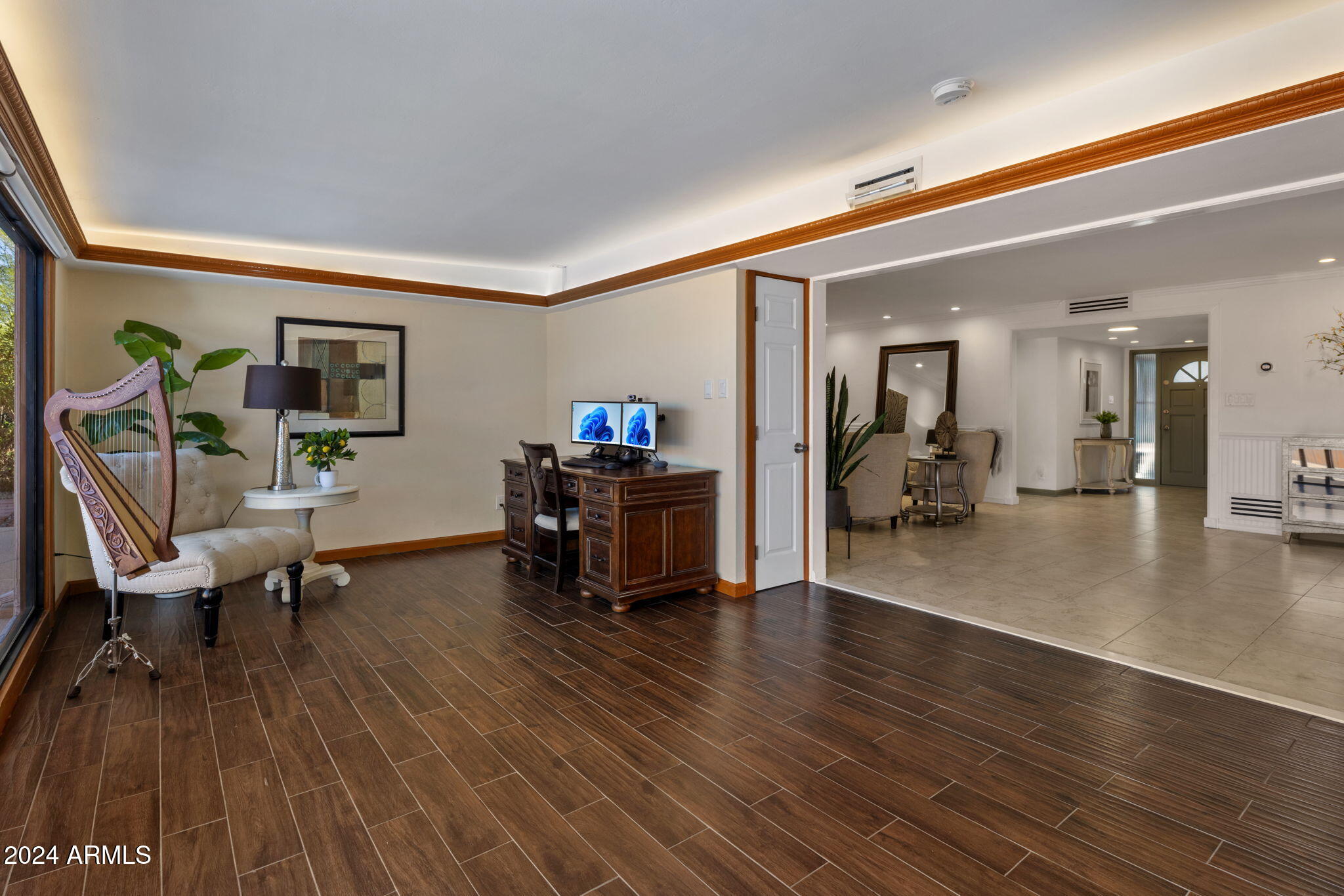 930 W CATALINA Drive