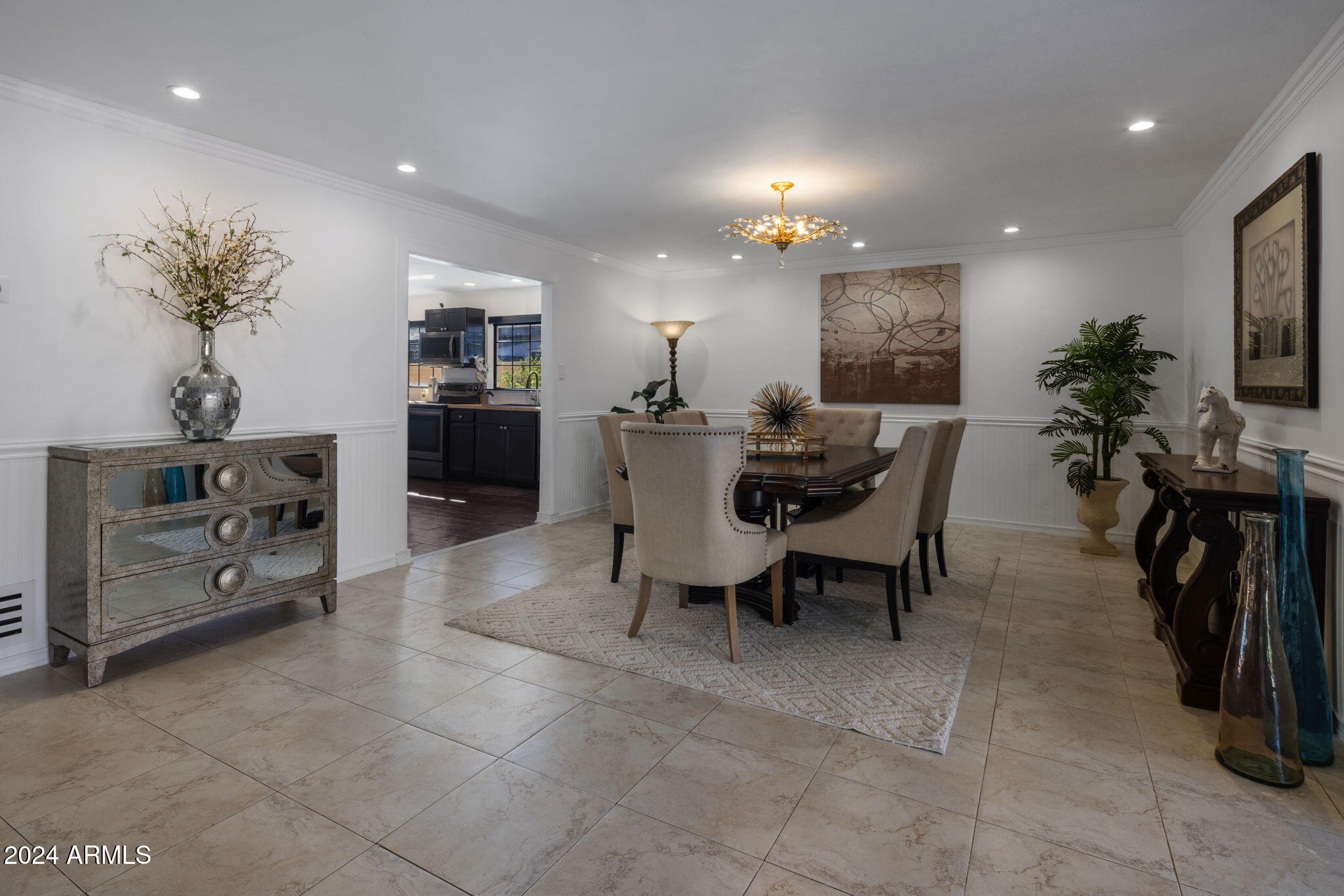 930 W CATALINA Drive