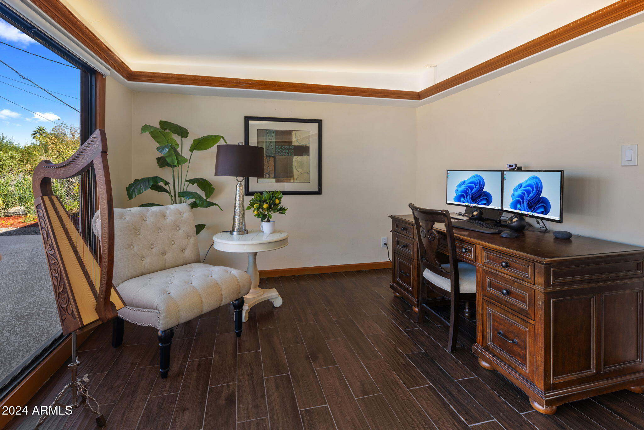 930 W CATALINA Drive