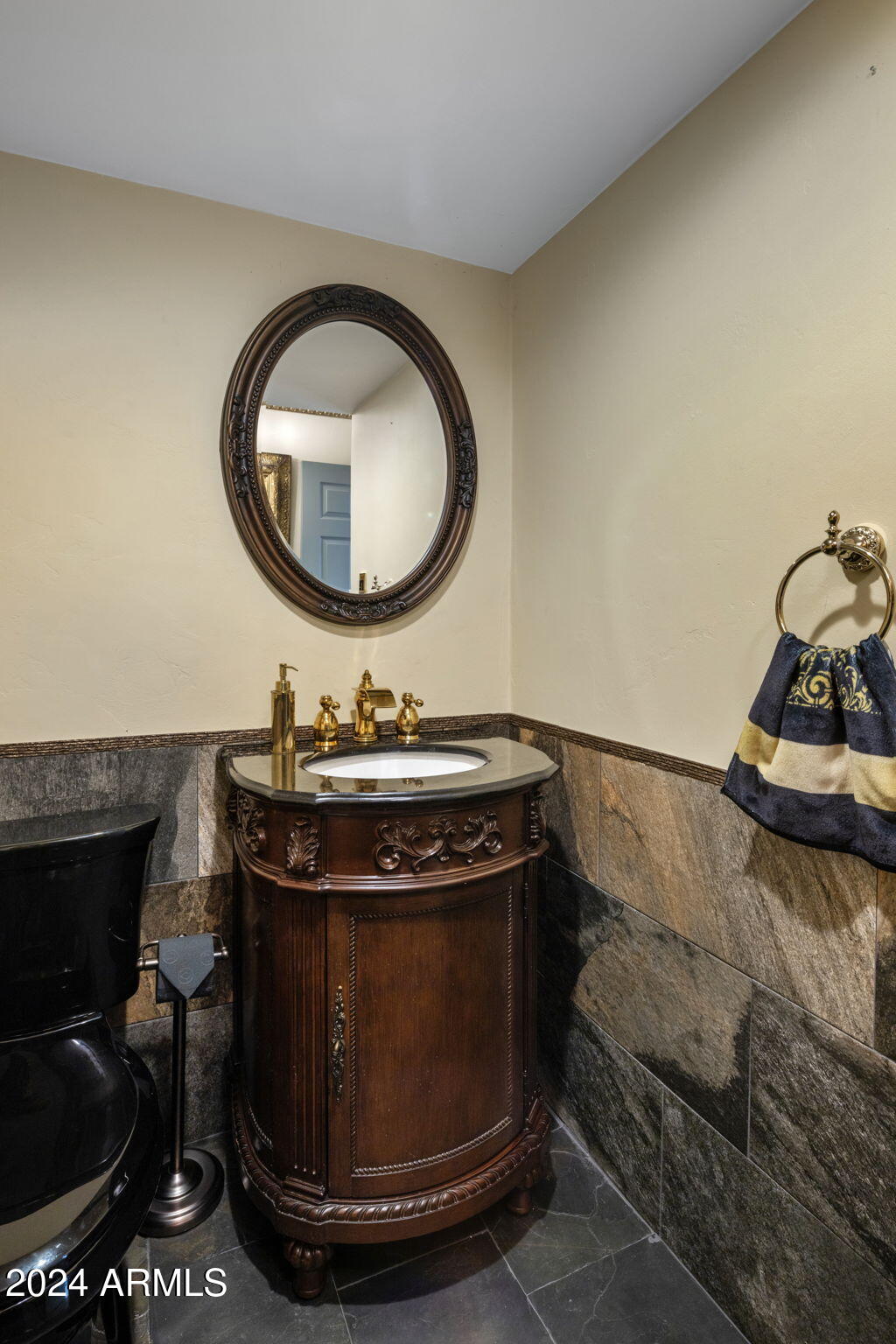 930 W CATALINA Drive