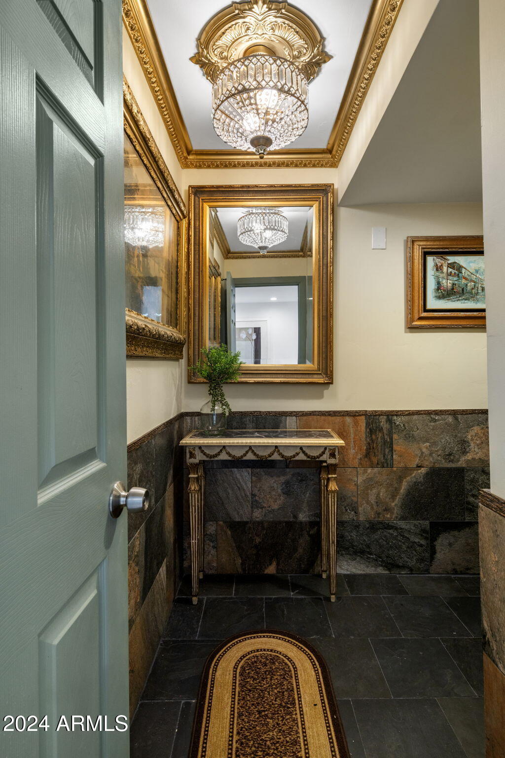 930 W CATALINA Drive