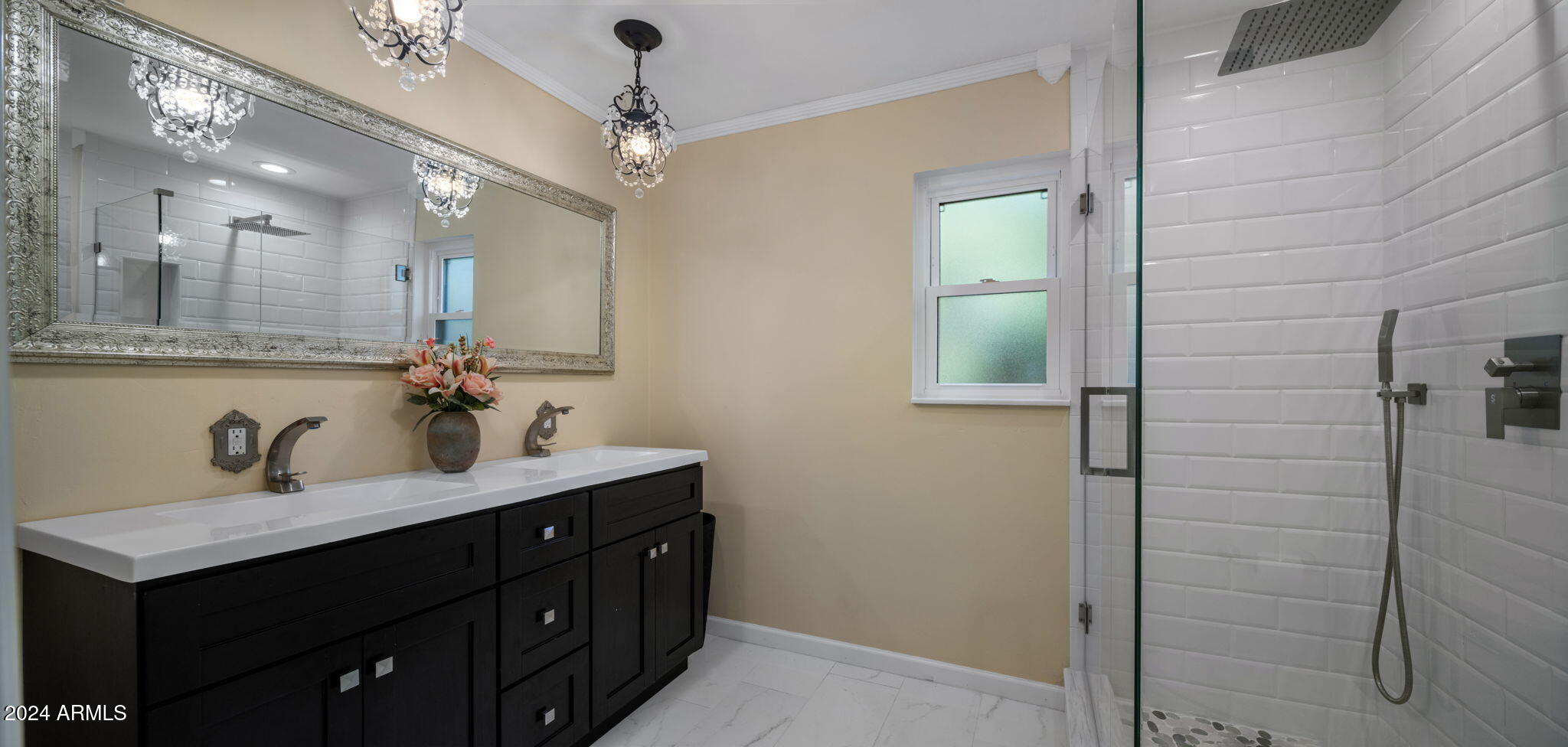 930 W CATALINA Drive