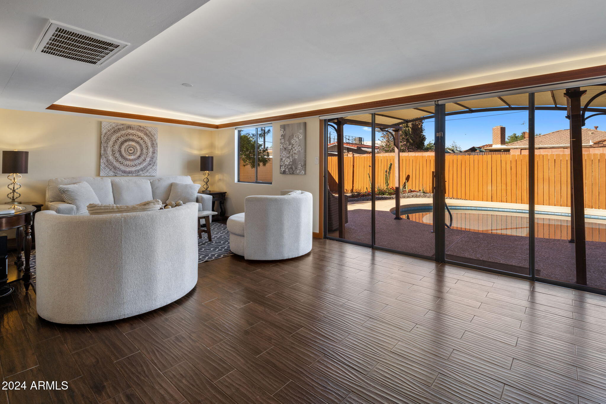 930 W CATALINA Drive