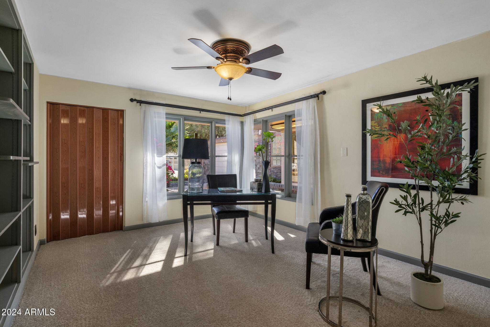 930 W CATALINA Drive