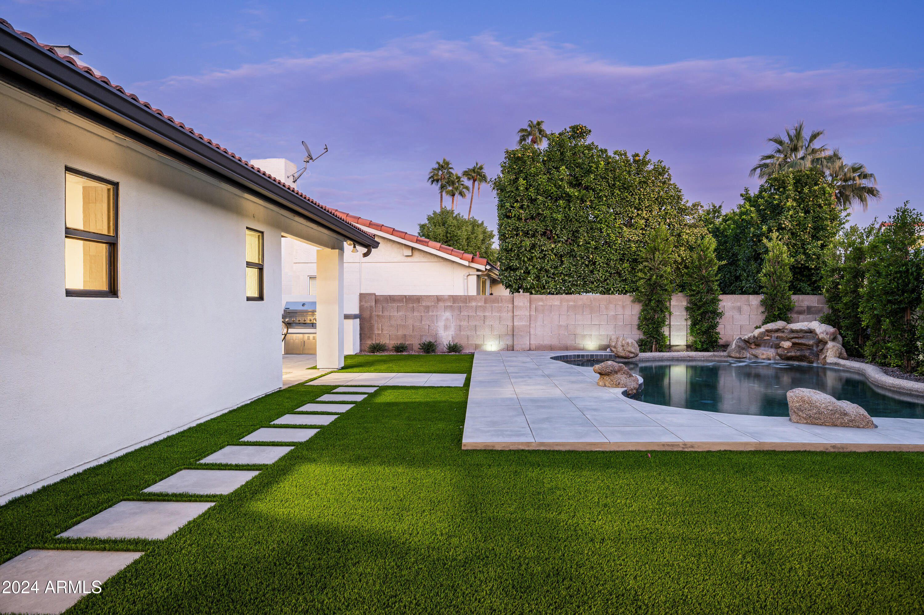 7511 E WOODSAGE Lane