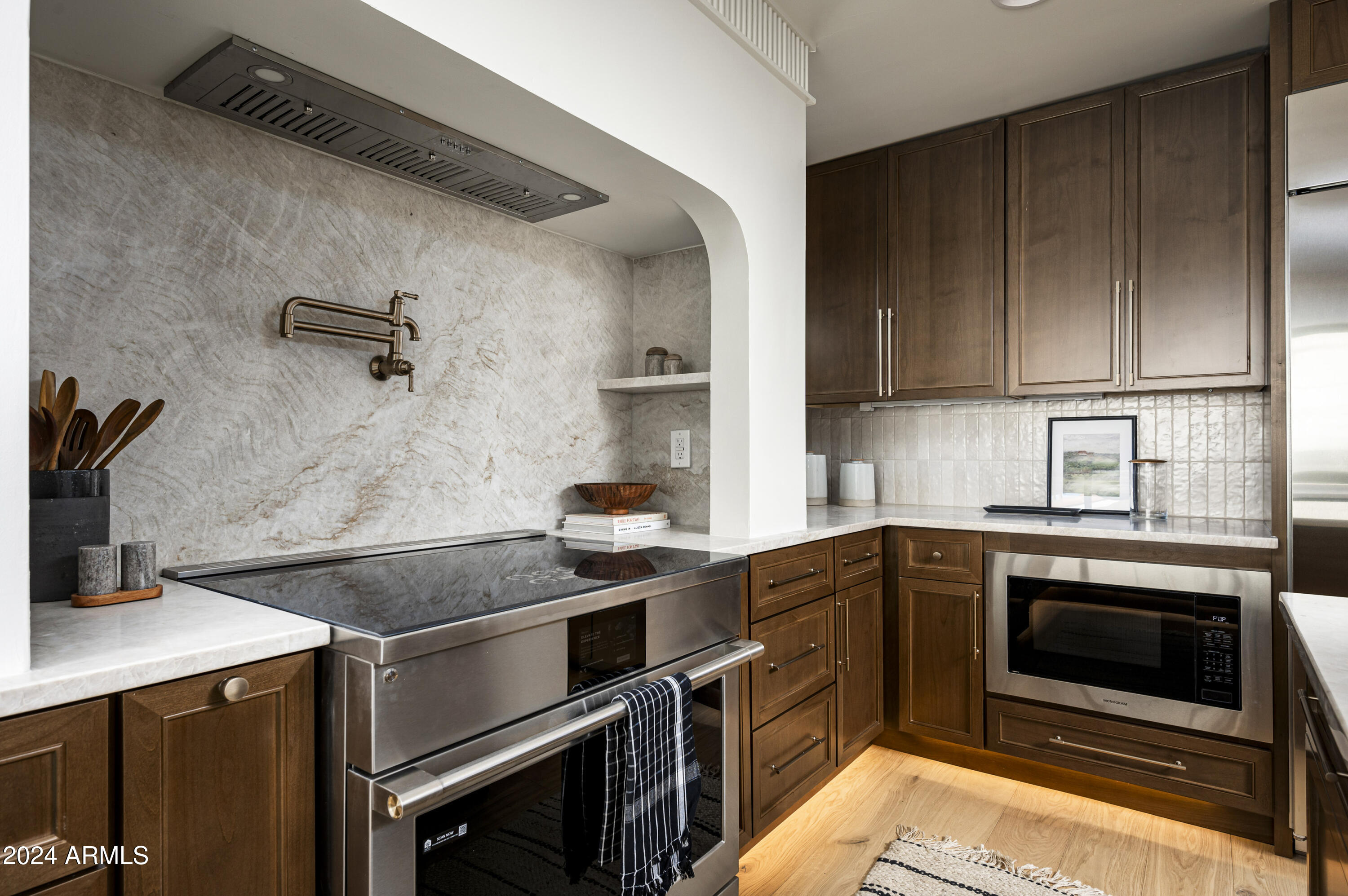 7511 E WOODSAGE Lane